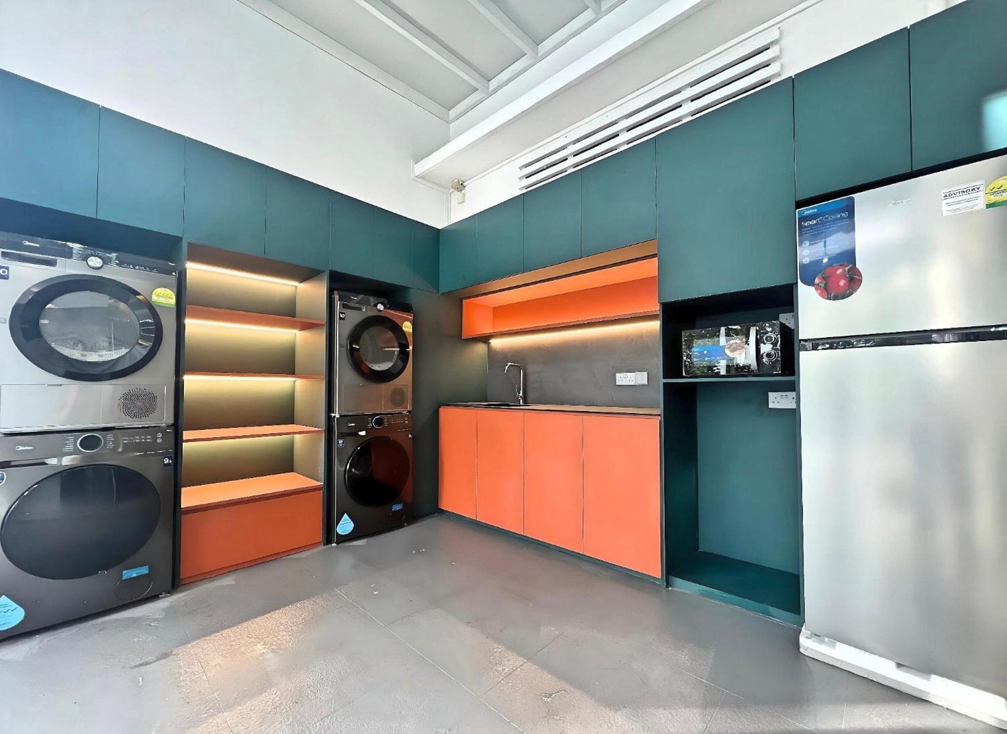 Lower Decker Female Room (Ensuite) photo 3