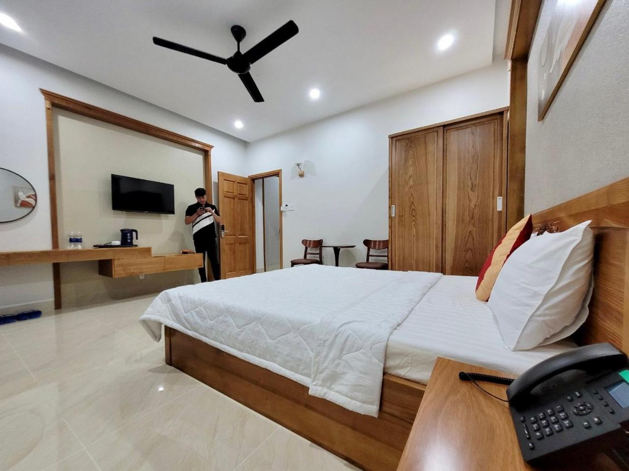 Deluxe Family Room photo 2
