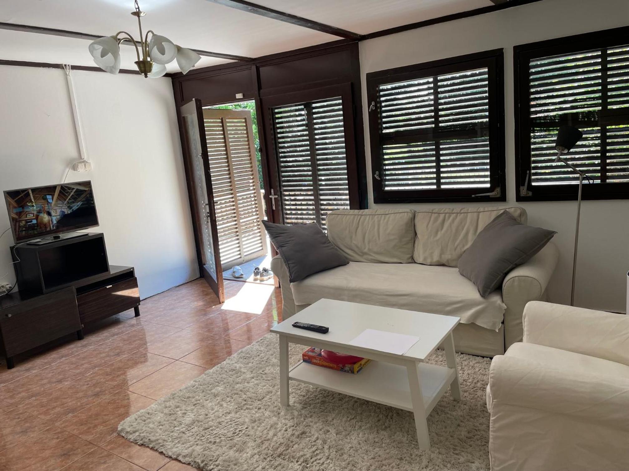 Three-Bedroom Holiday Home  photo 2