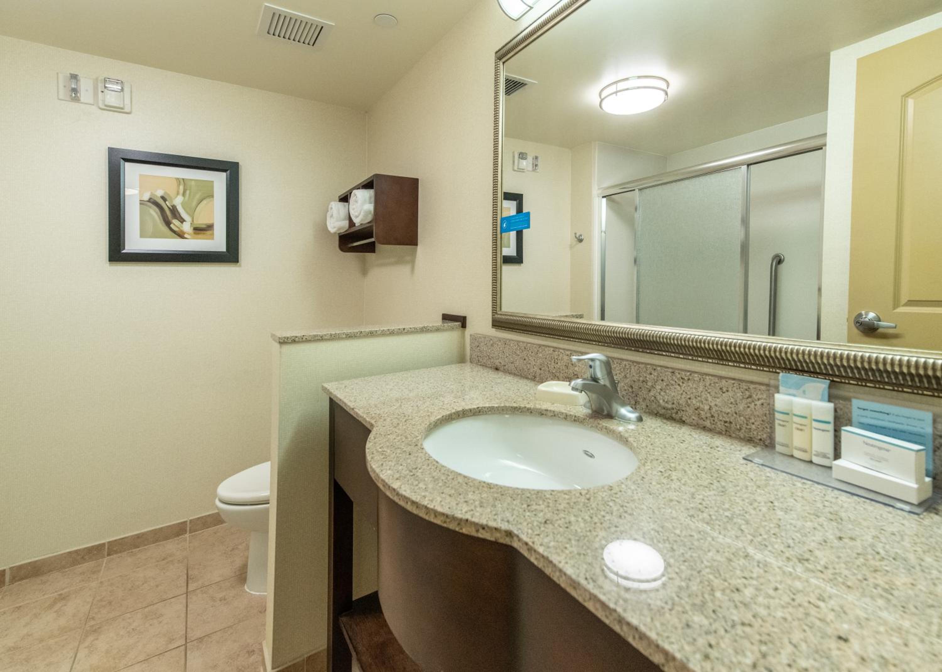 King Room - Hearing Access/Non-Smoking - Photo 6