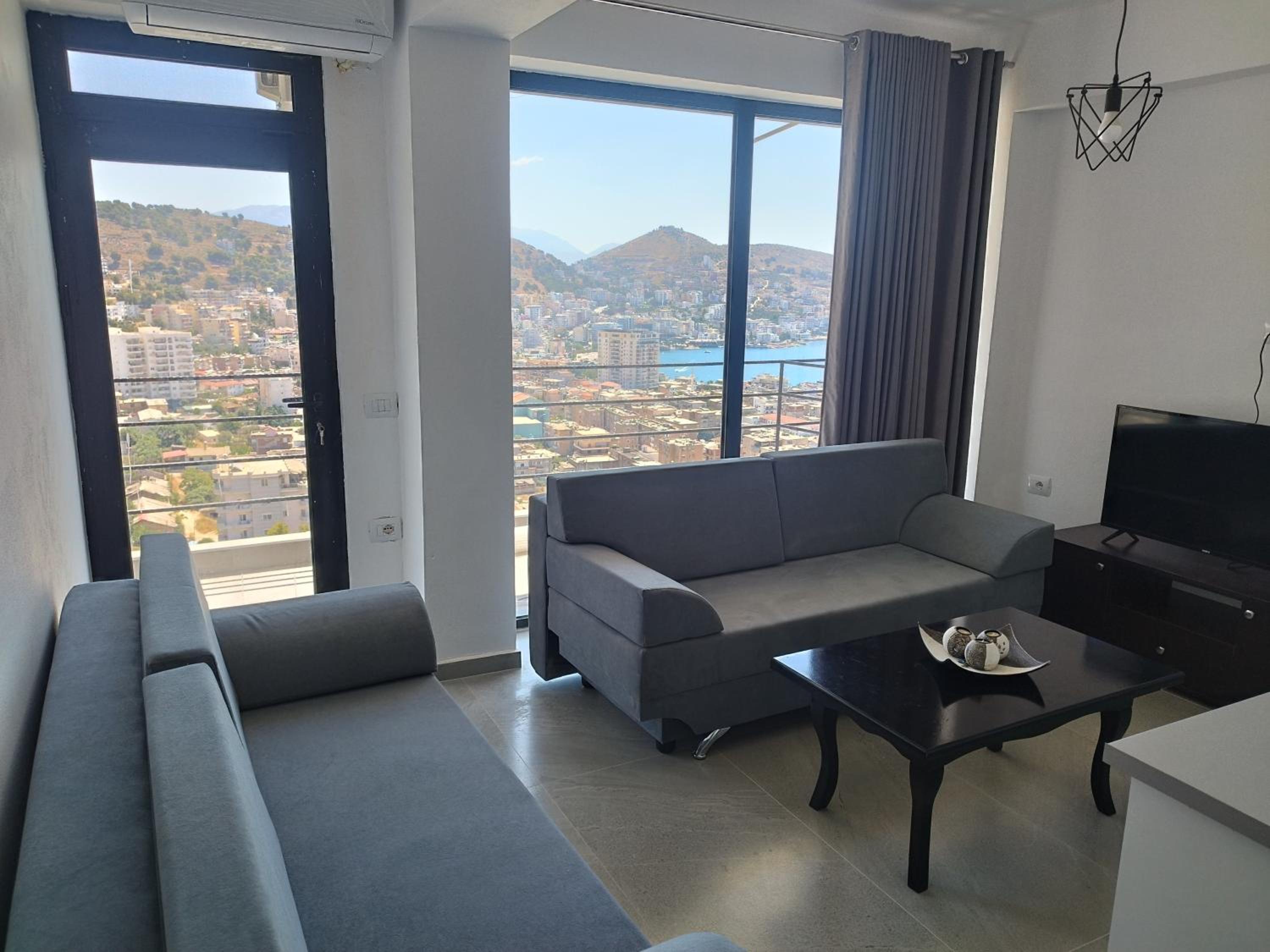 One-Bedroom Apartment with Sea View and Balcony