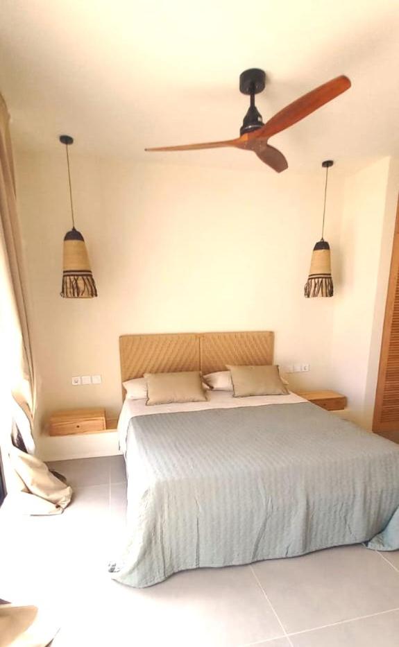 Three-Bedroom House photo 3