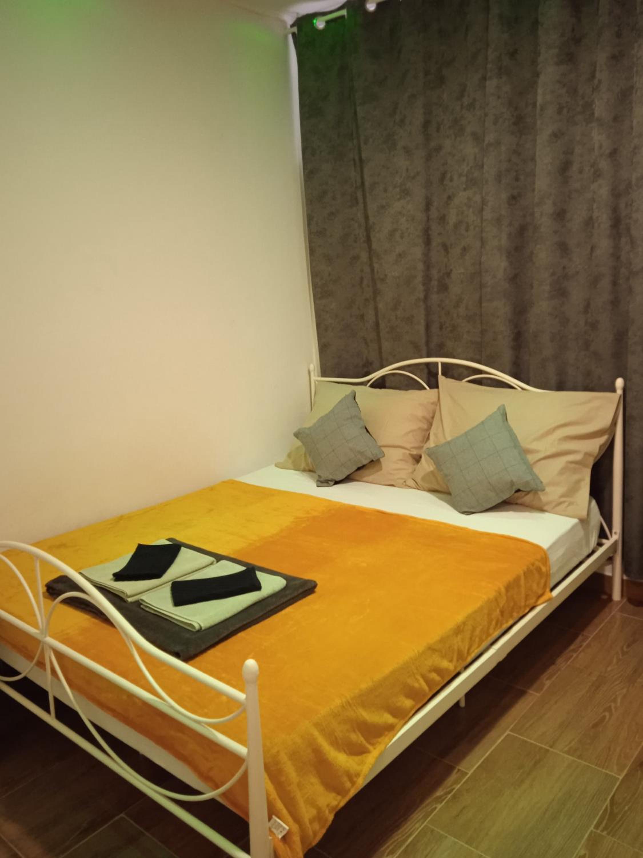 Deluxe Double Room (2 Adults + 1 Child) - Photo 8