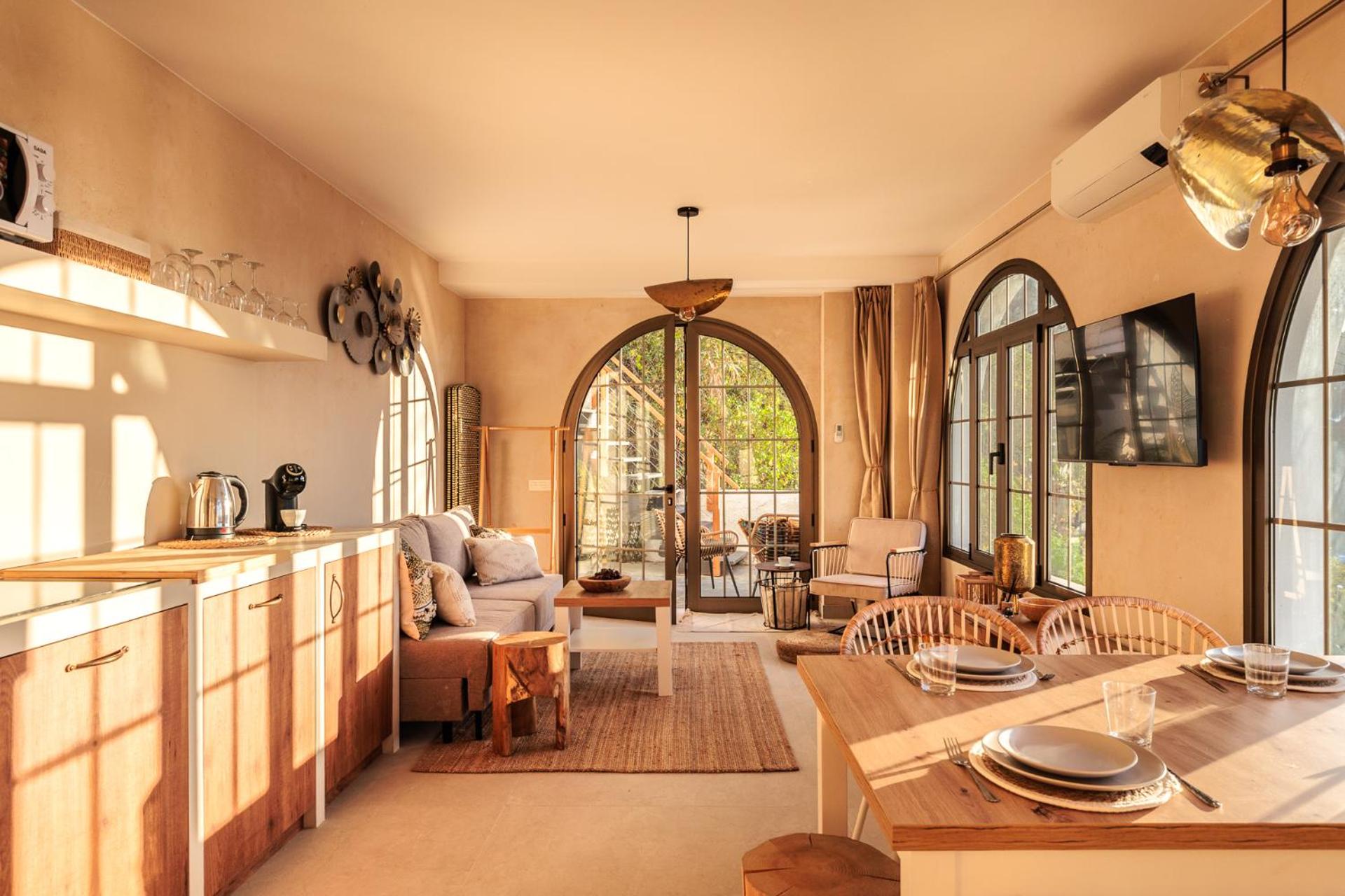 Apartamento de lujo de una habitación con terraza y vista al mar