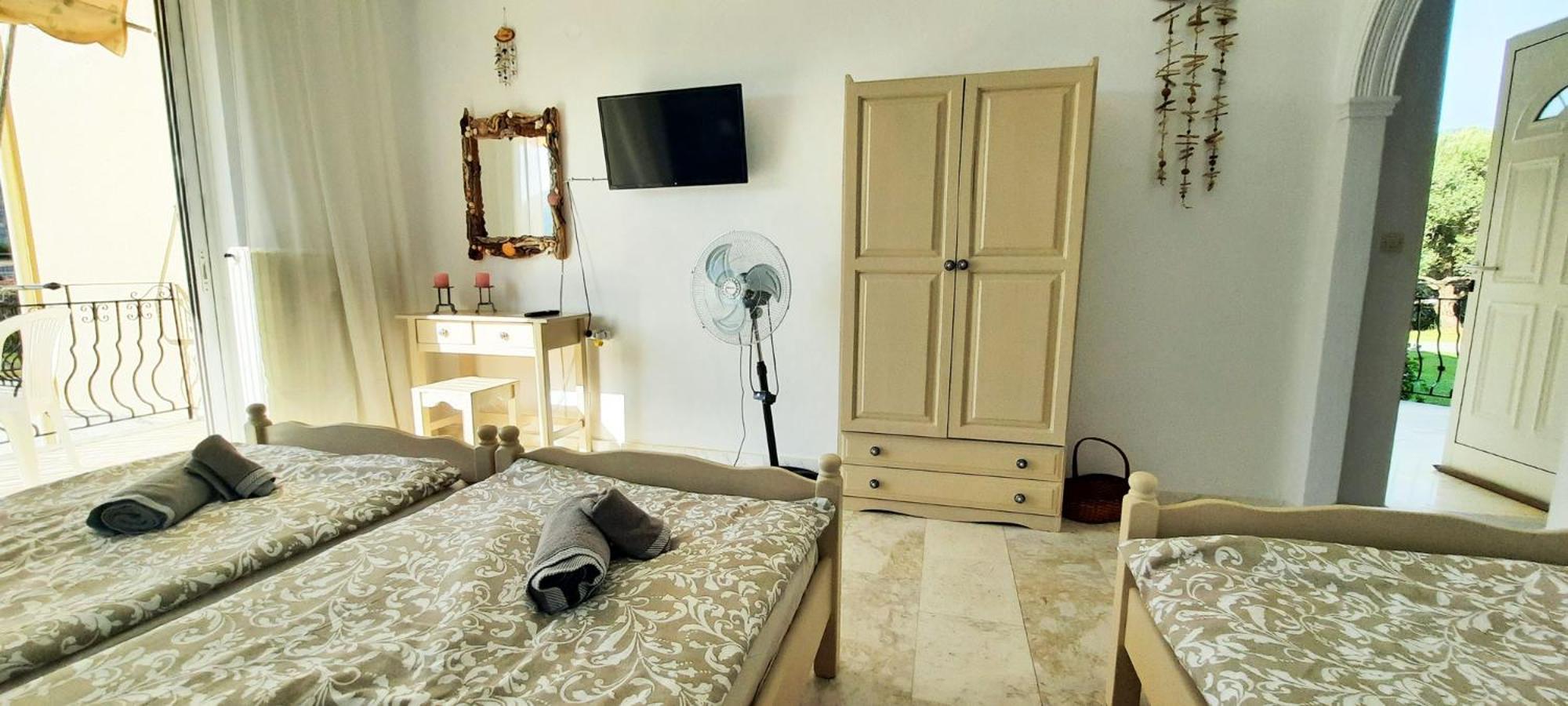 Triple Room with Sea View photo 1