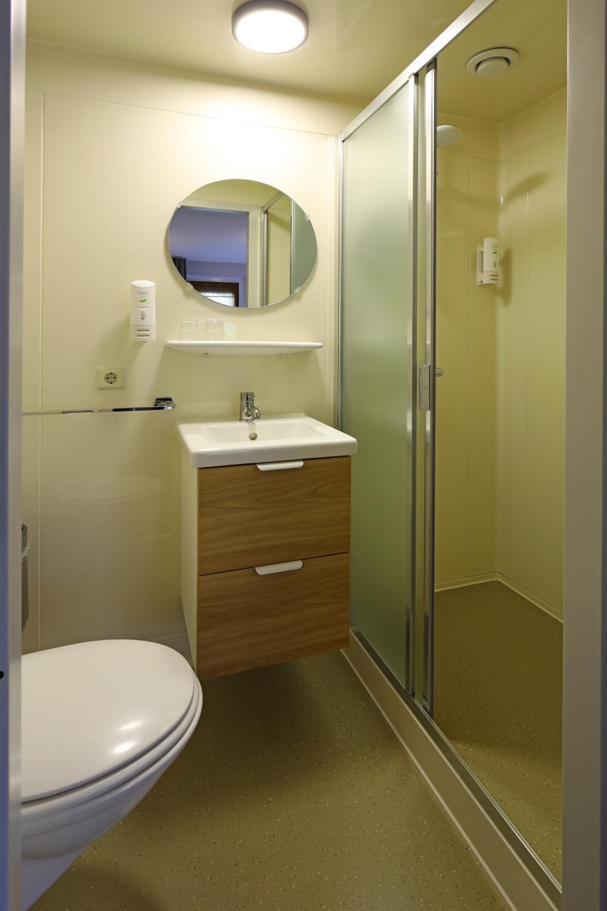Economy Double Room photo 3