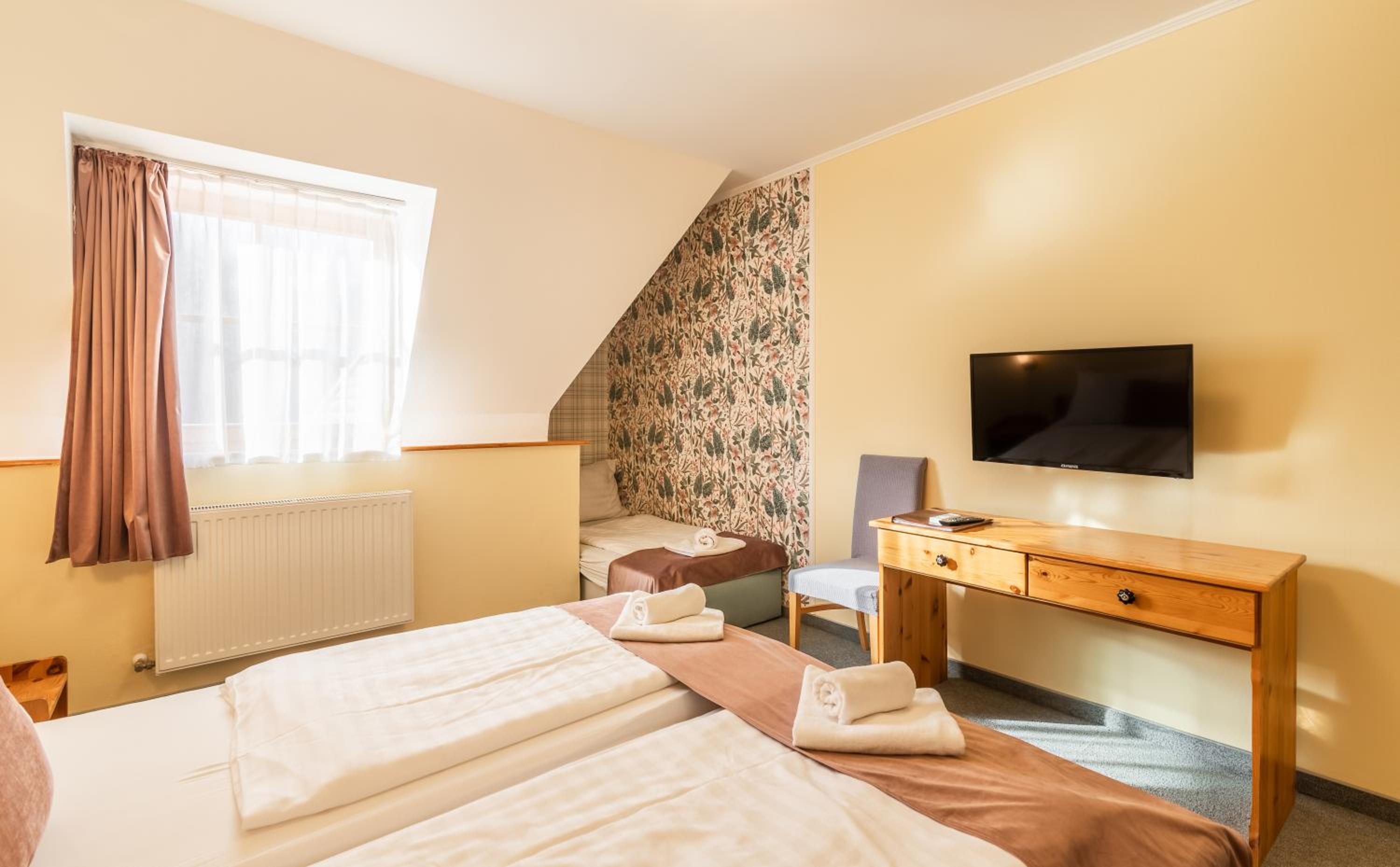 Deluxe Triple Room