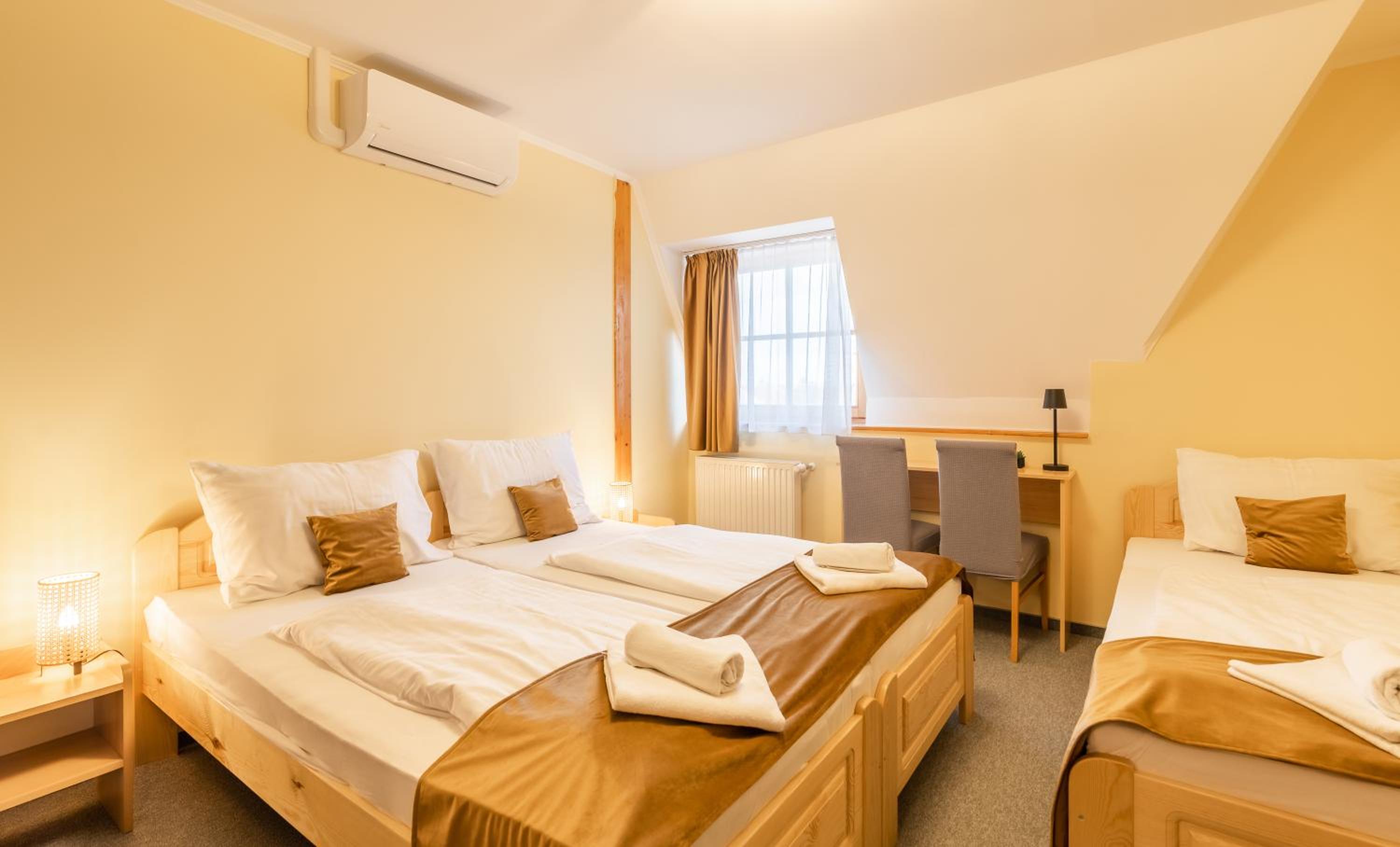 Triple Room
