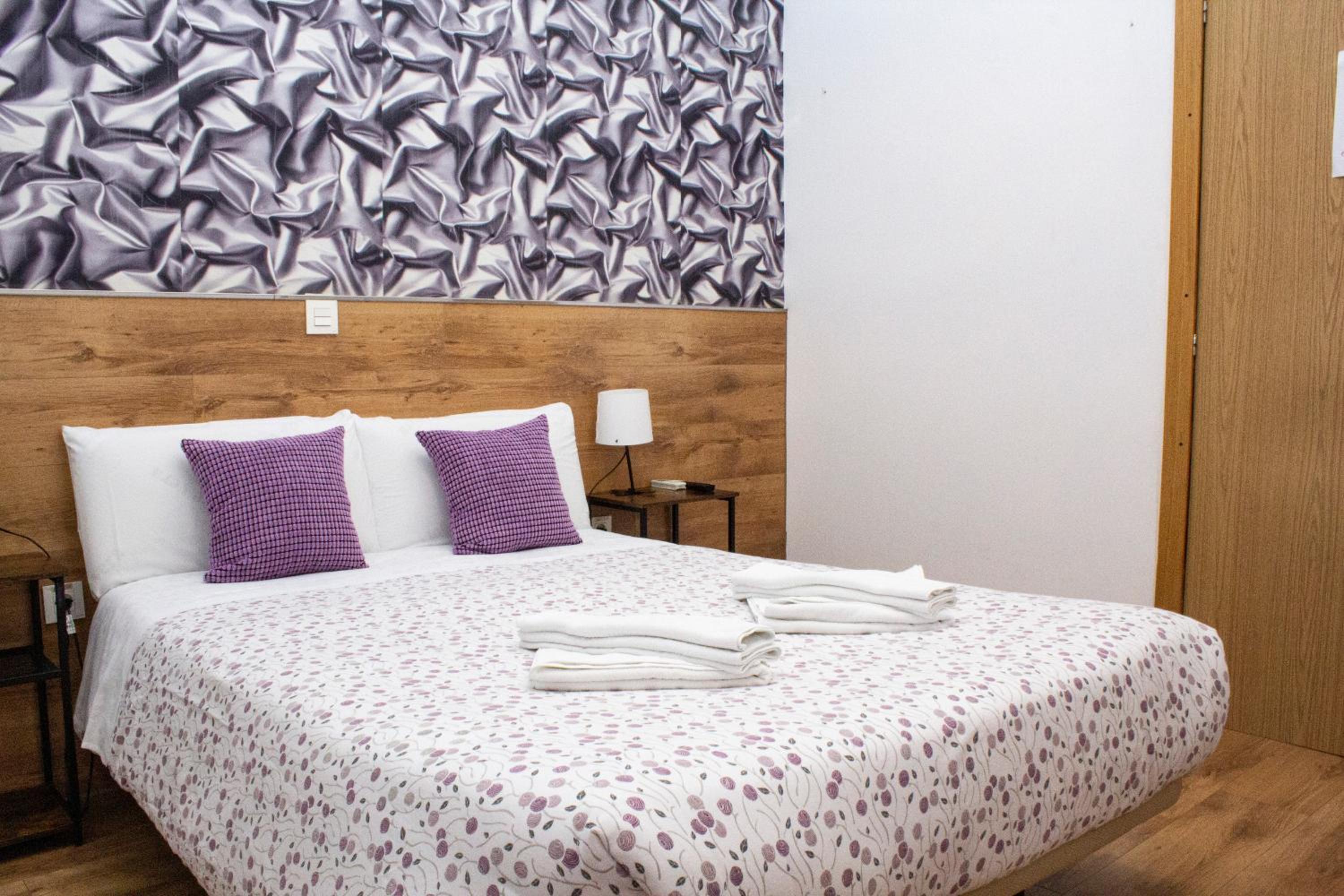 Double Room - Photo 9