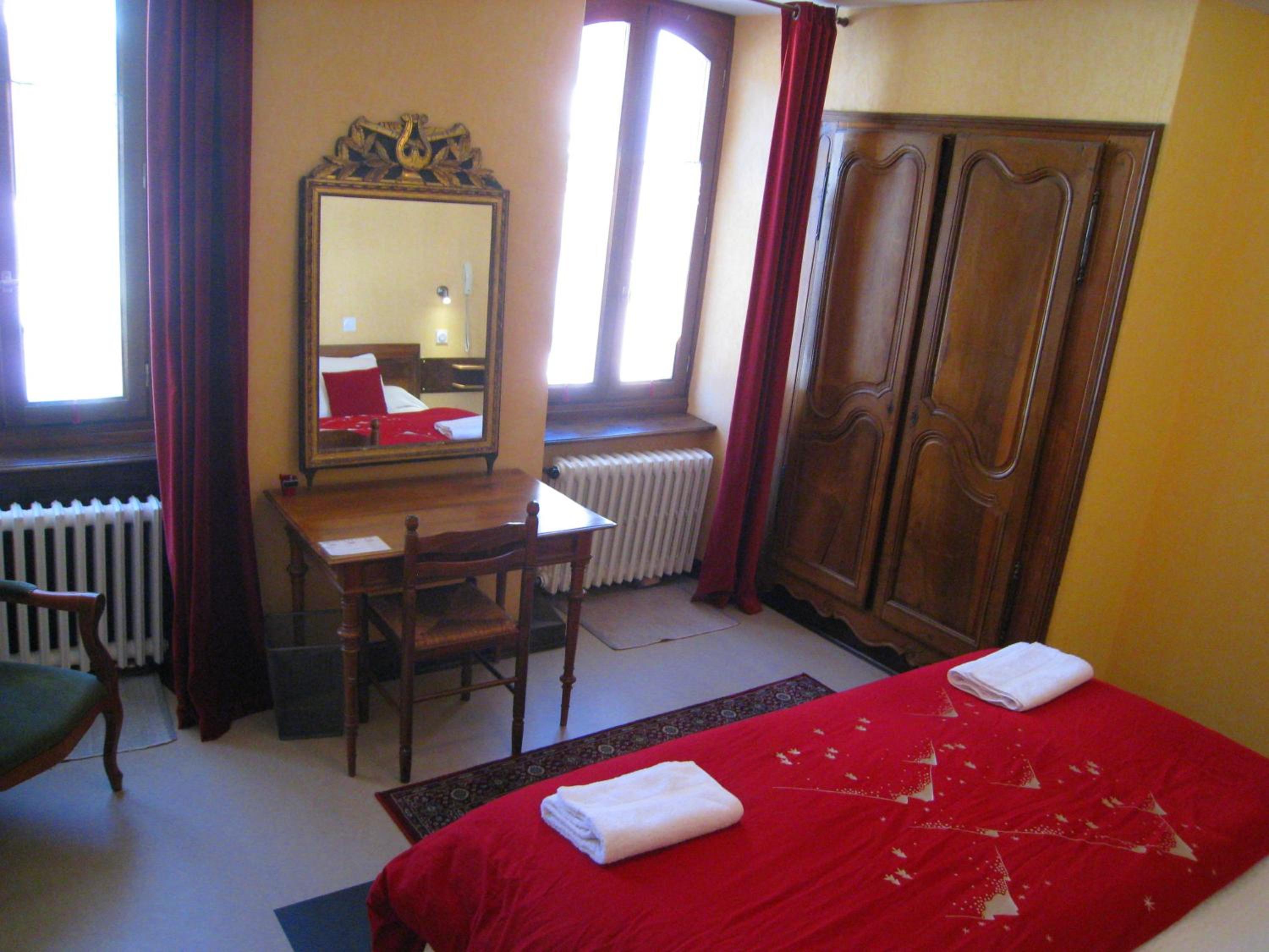 Double Room - Photo 7