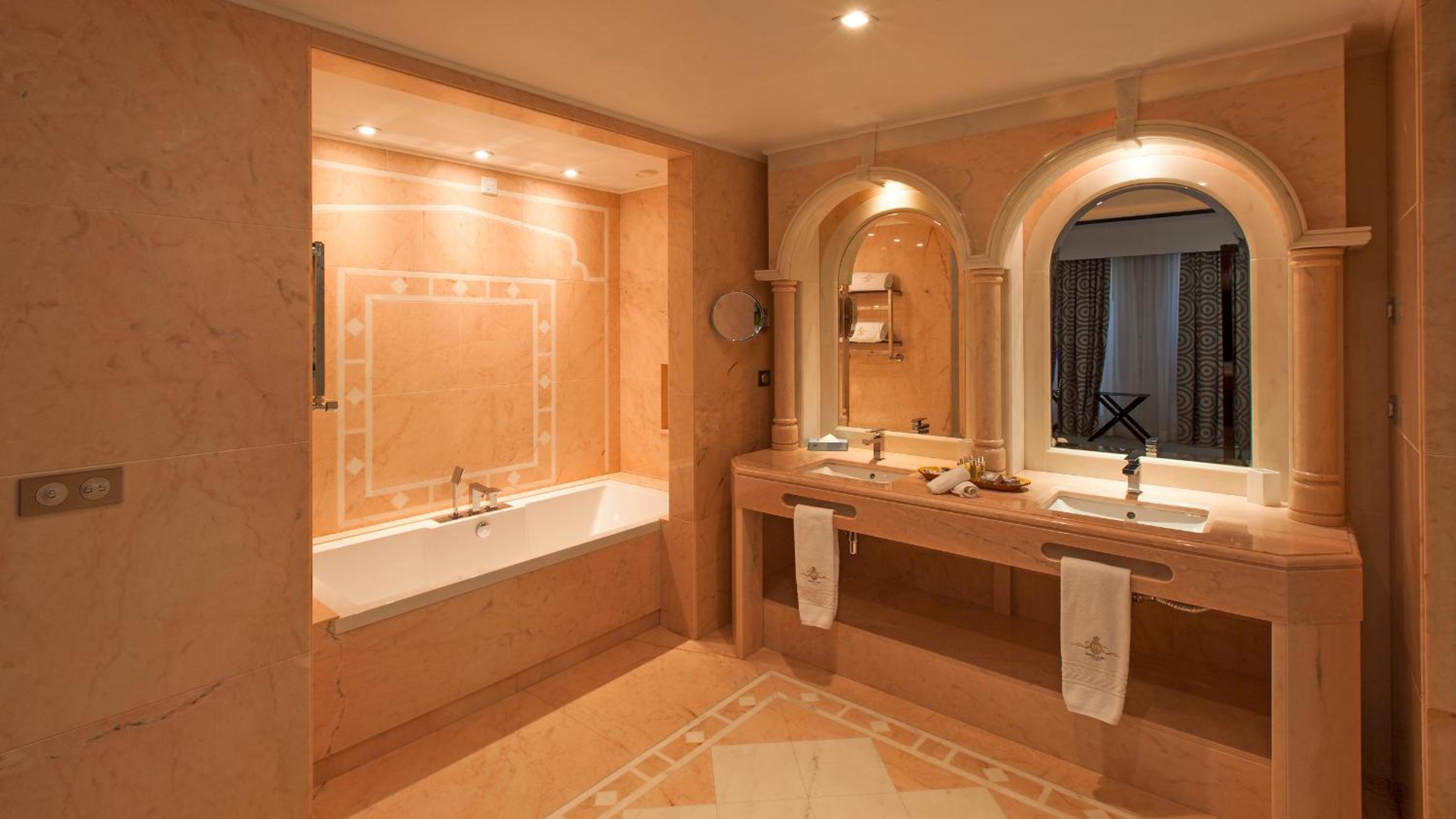 Family Suite (2 Adults + 2 Children) photo 3