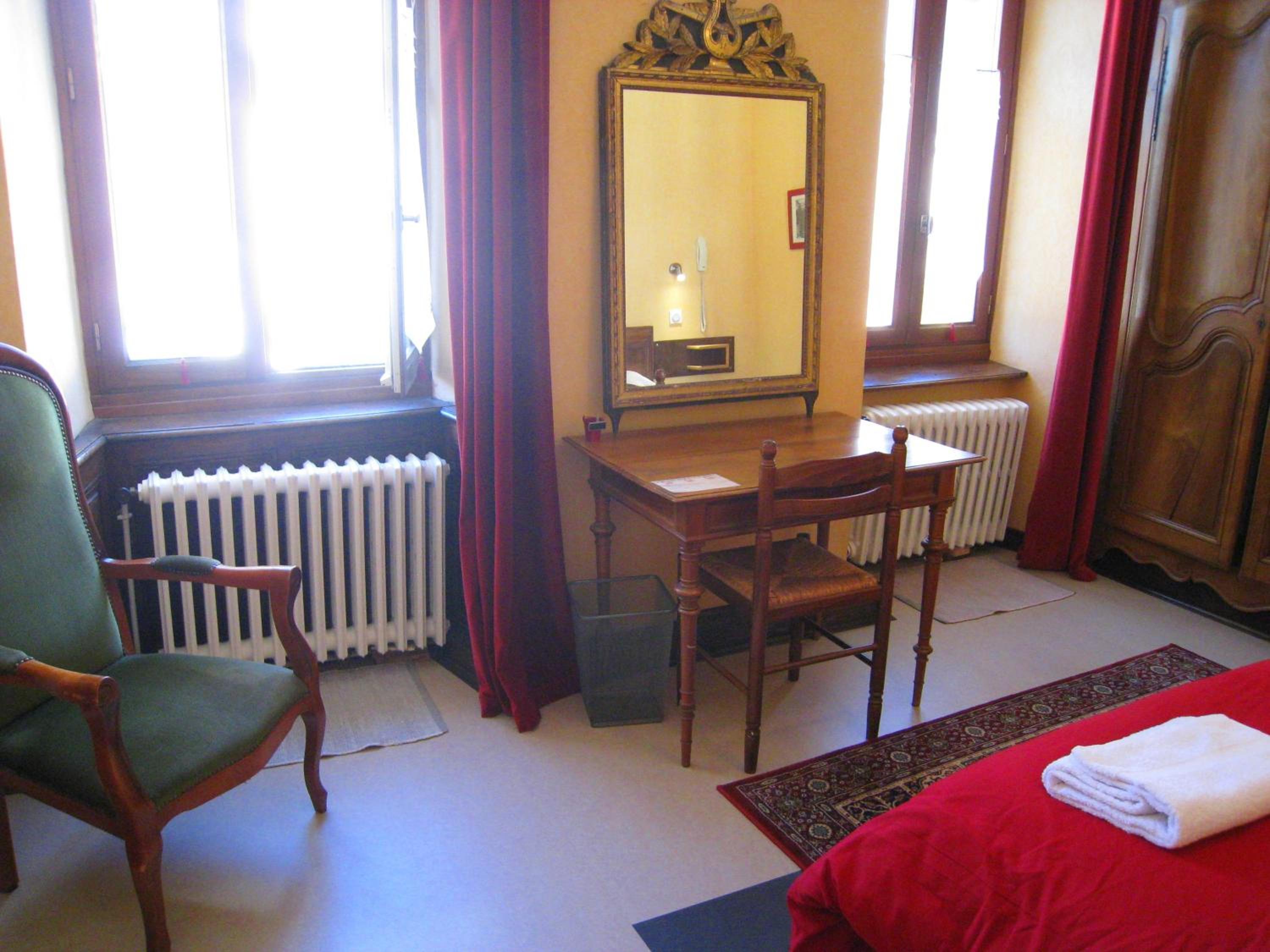 Double Room - Photo 12
