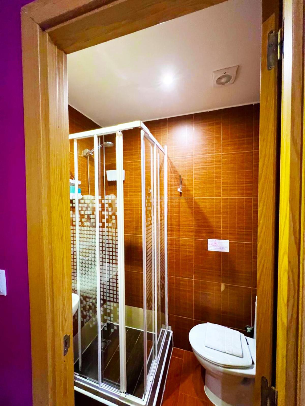 Small Double Room - Photo 7