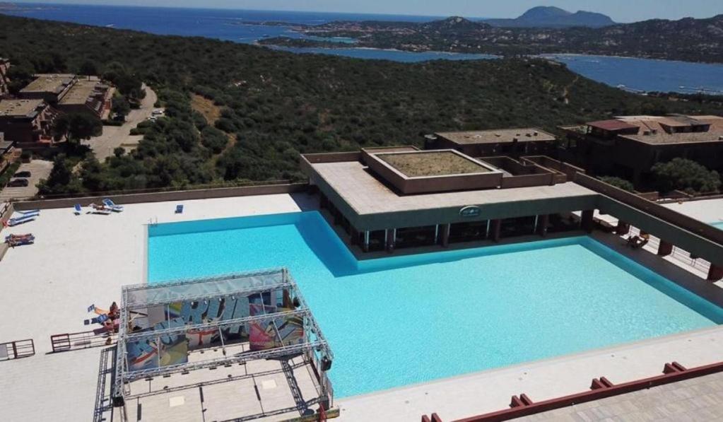 Two-Bedroom Apartment with Terrace and Sea View photo 2