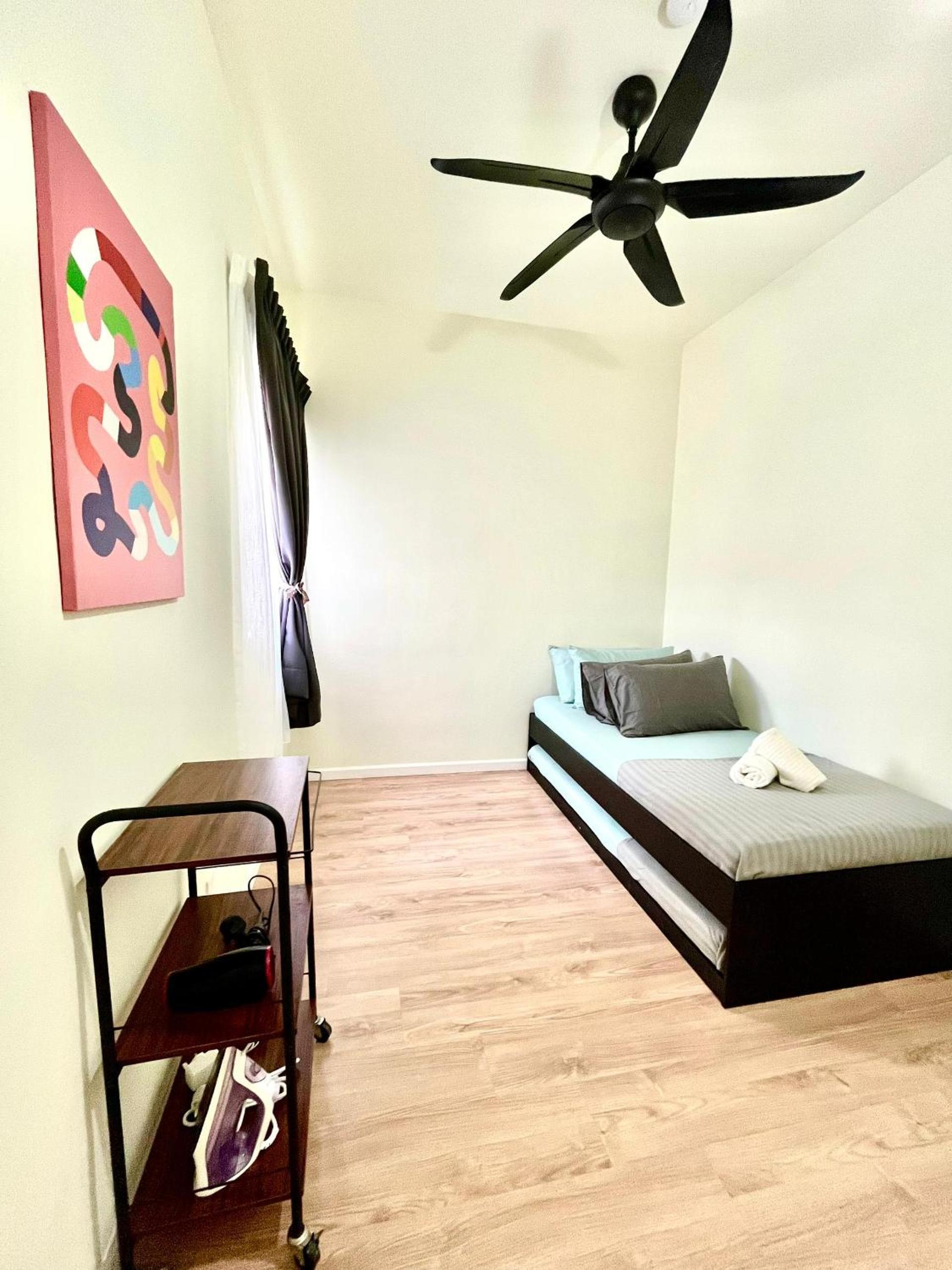 Three-Bedroom Apartment photo 3