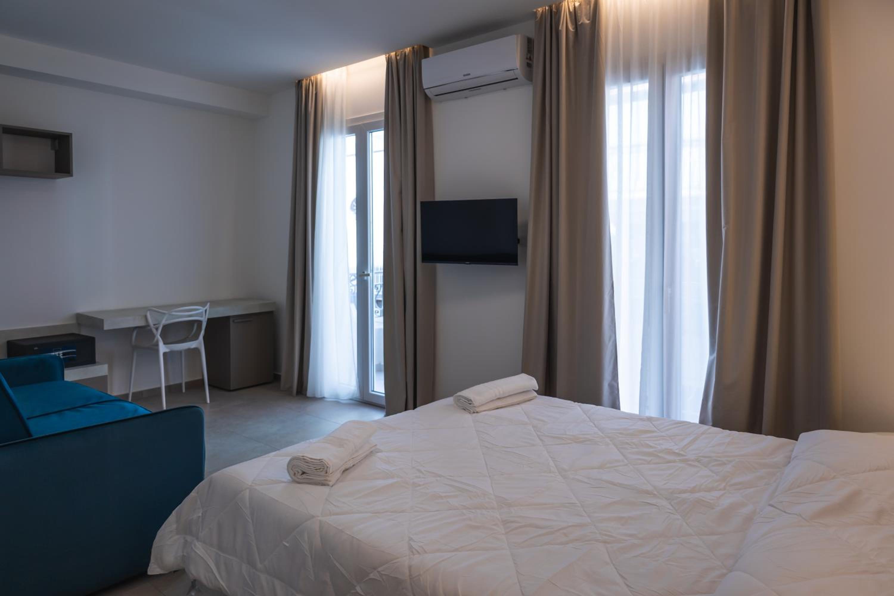 Quadruple Room with Private Bathroom photo 2