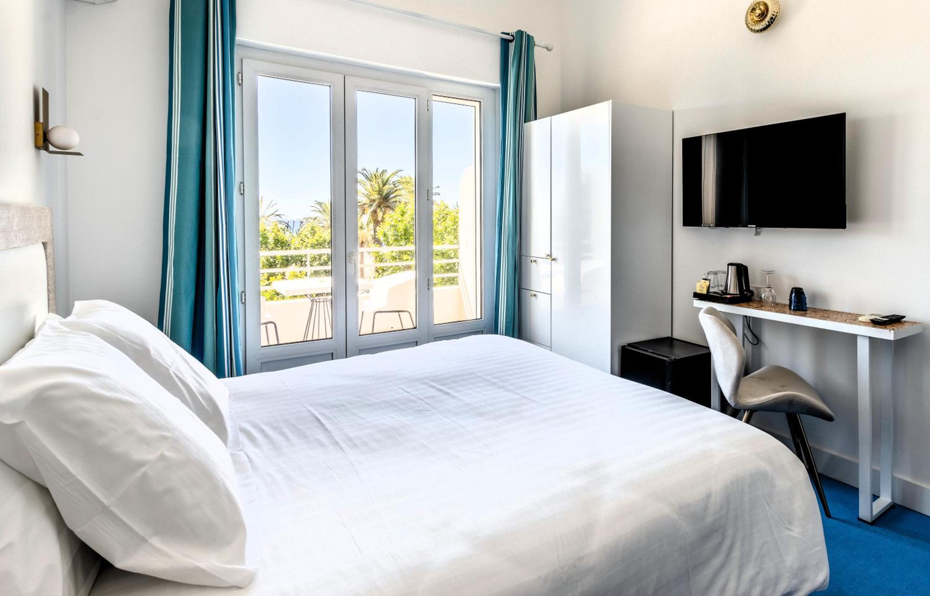 Deluxe Double Or Twin Room With Sea View
