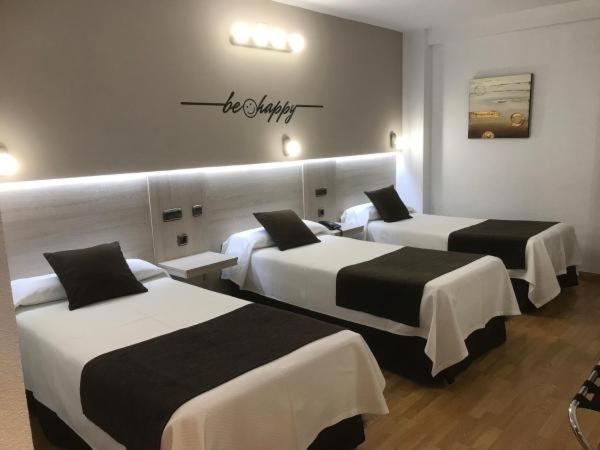 Superior Double or Twin Room (3 adults) - Photo 1