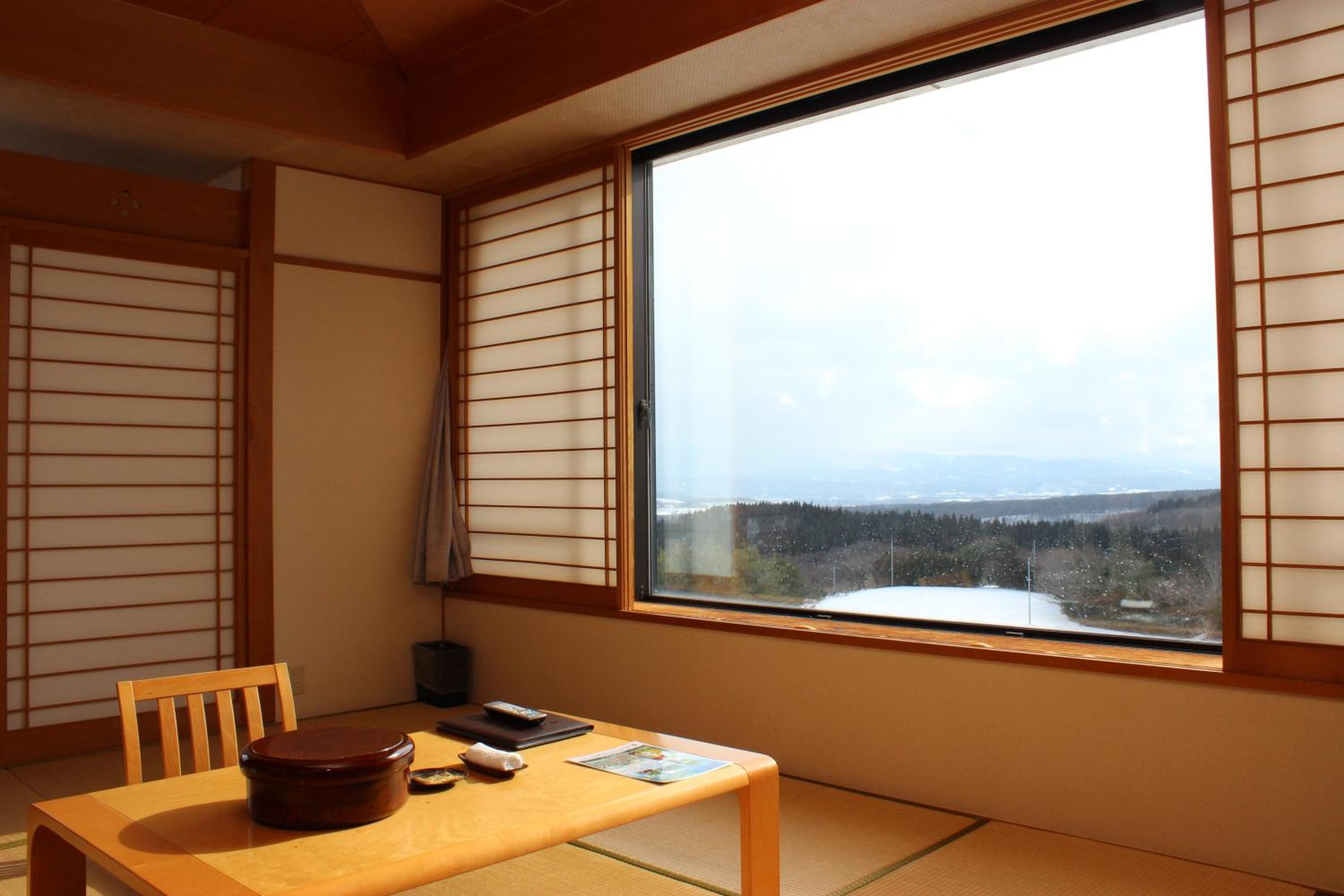 Japanese-Style Room with Bathroom - Photo 2