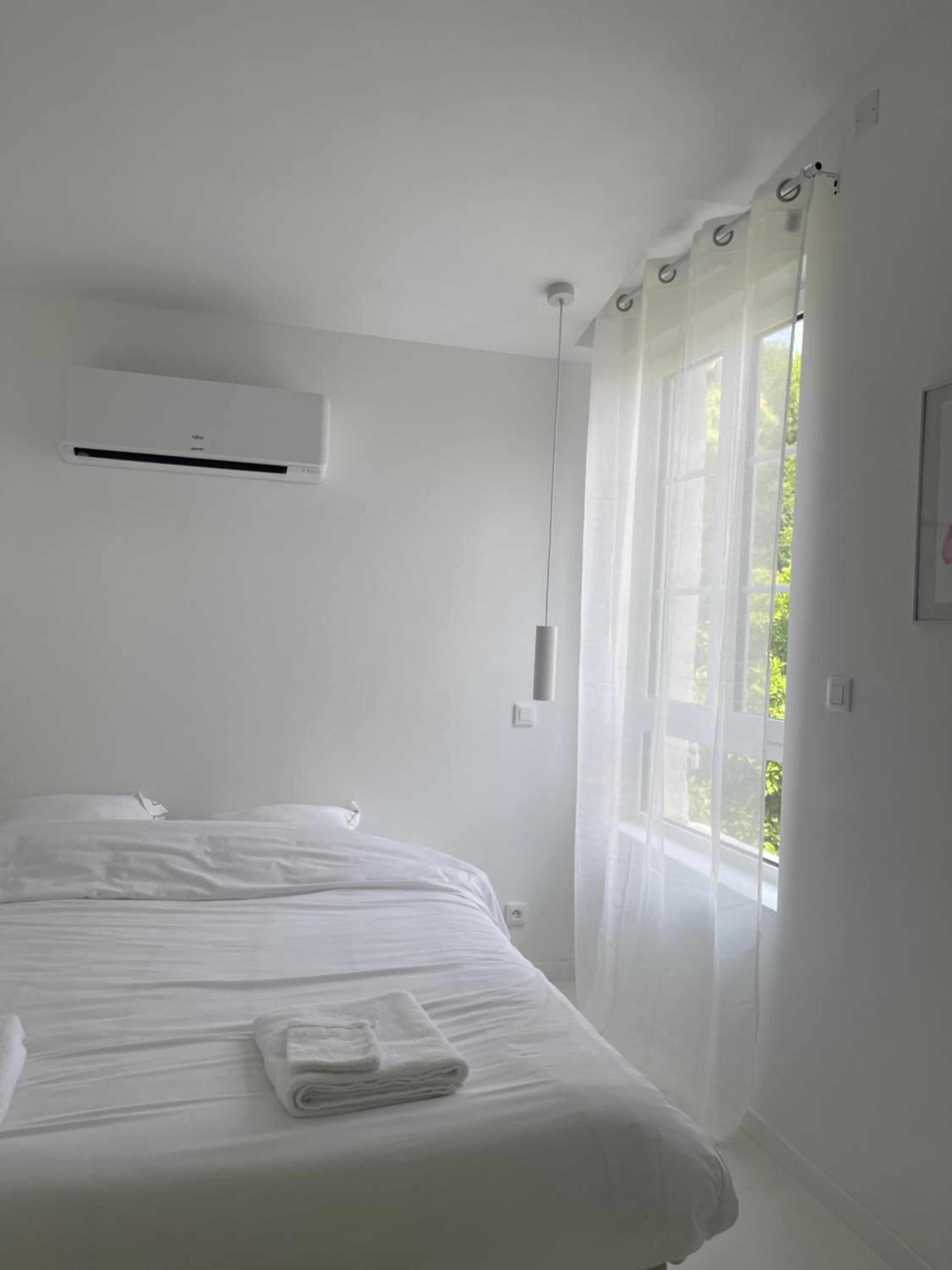 Deluxe Studio