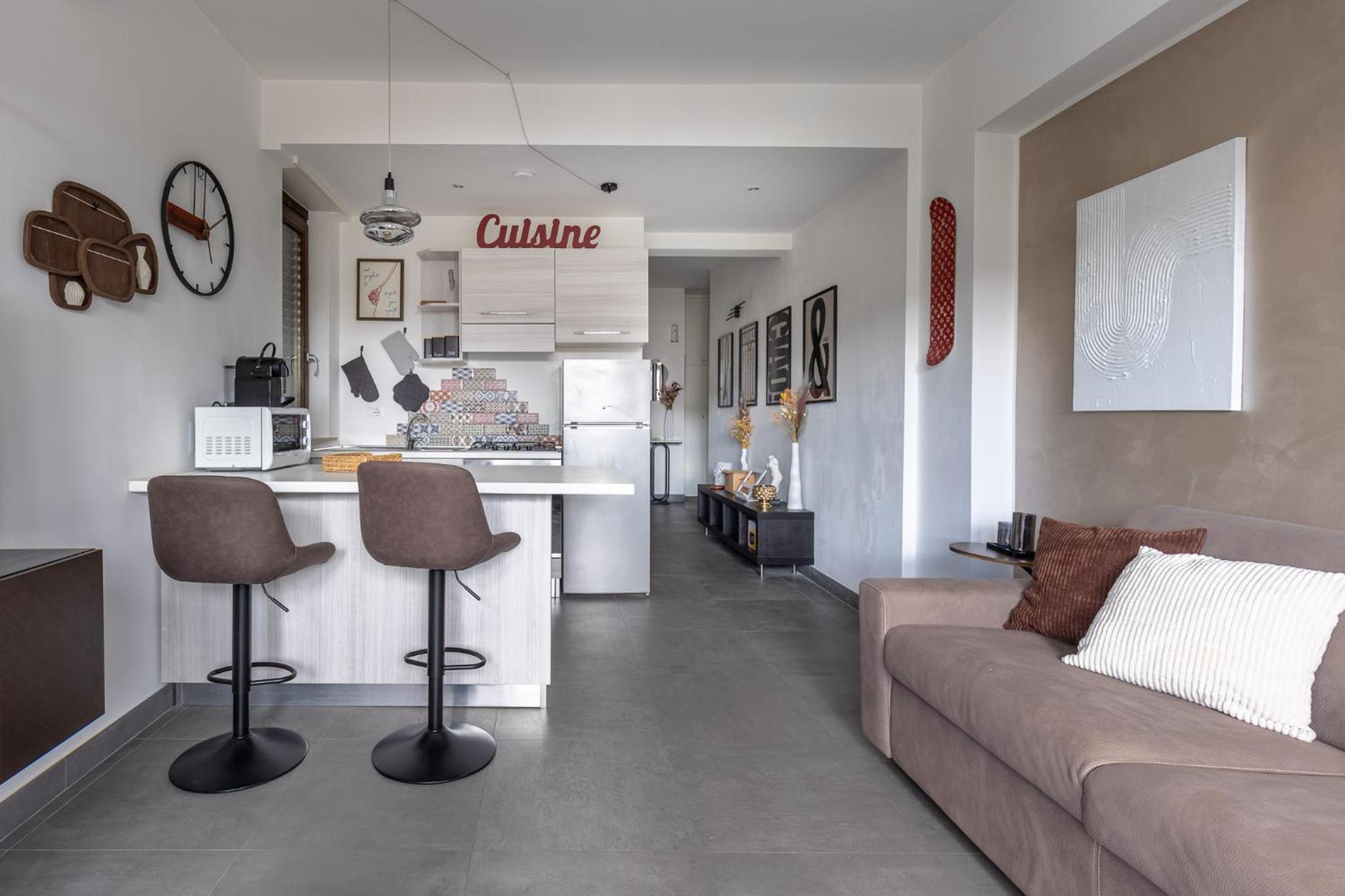 Apartment with Balcony - Separate Building photo 2
