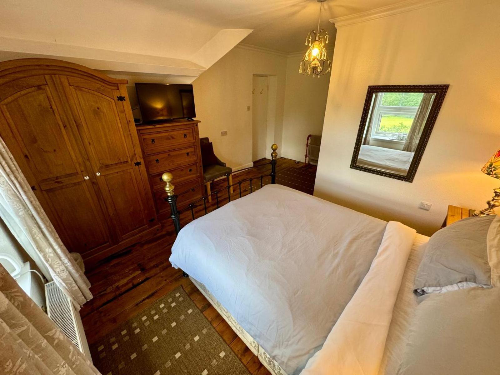 Double Room with Private Bathroom photo 1