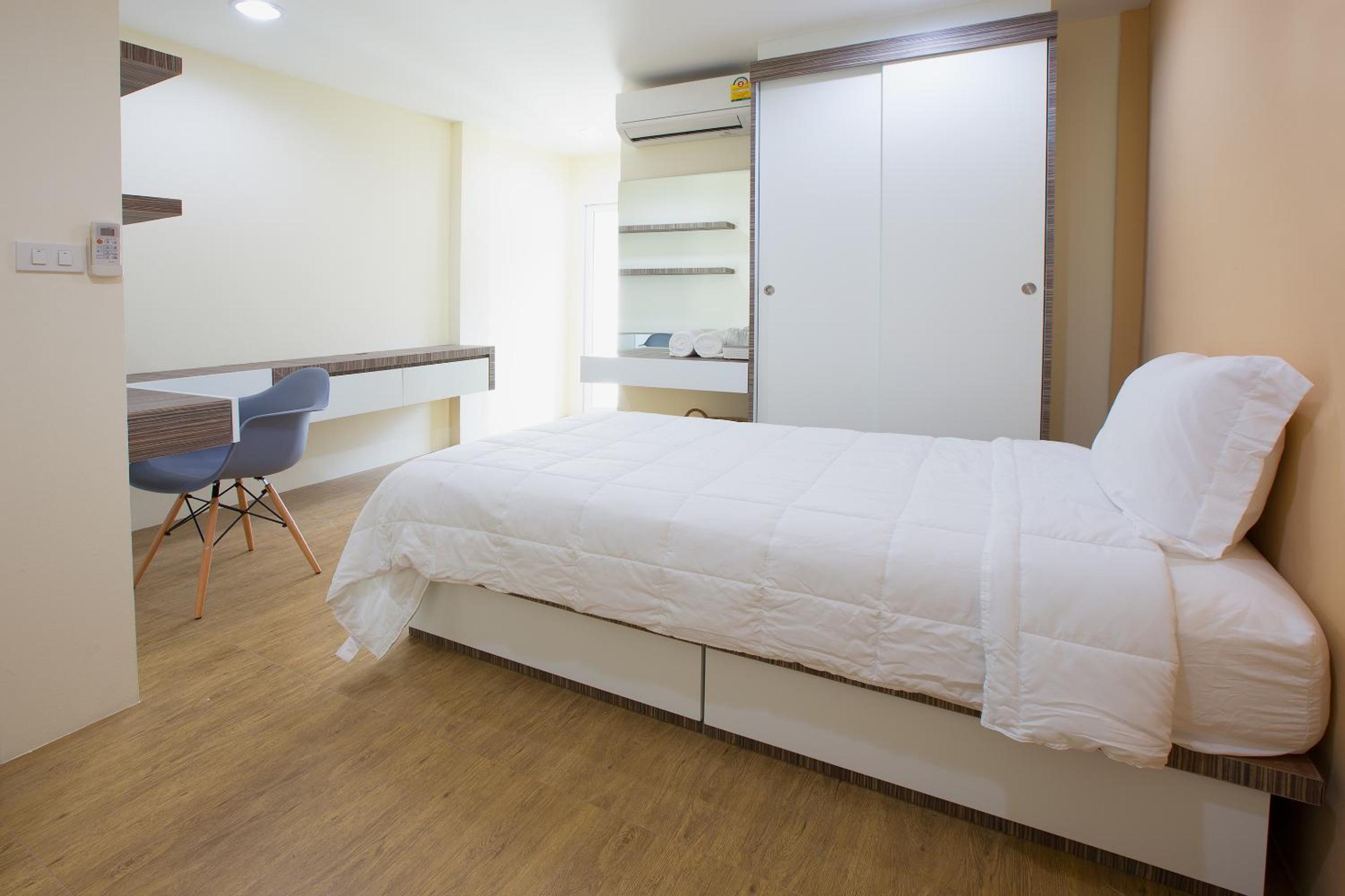 Single Bed Apartment photo 2