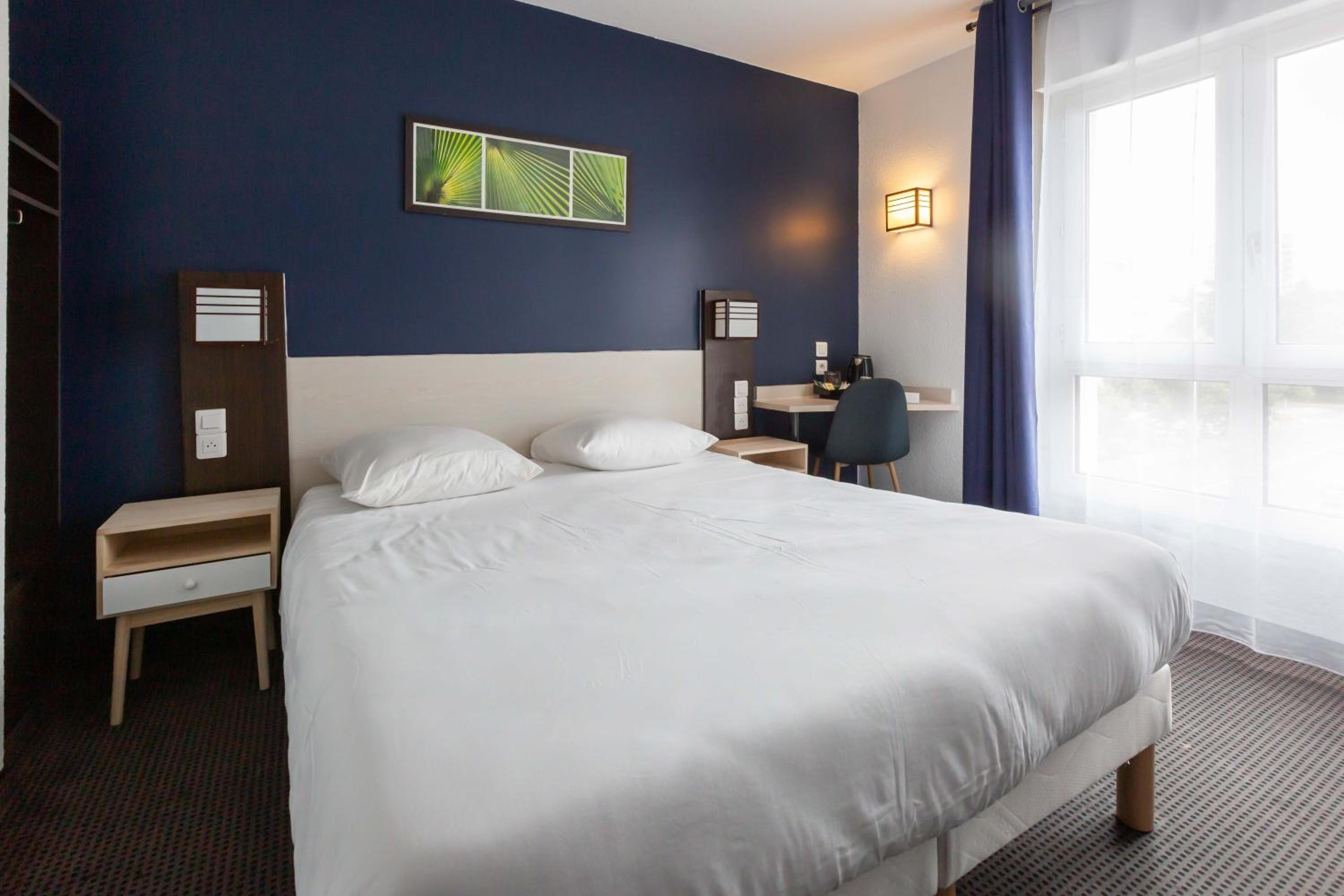 Superior Double or Twin Room - Photo 12