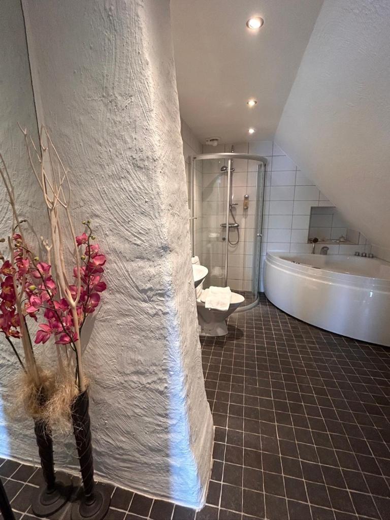 Superior Room with Spa Bath - Photo 2