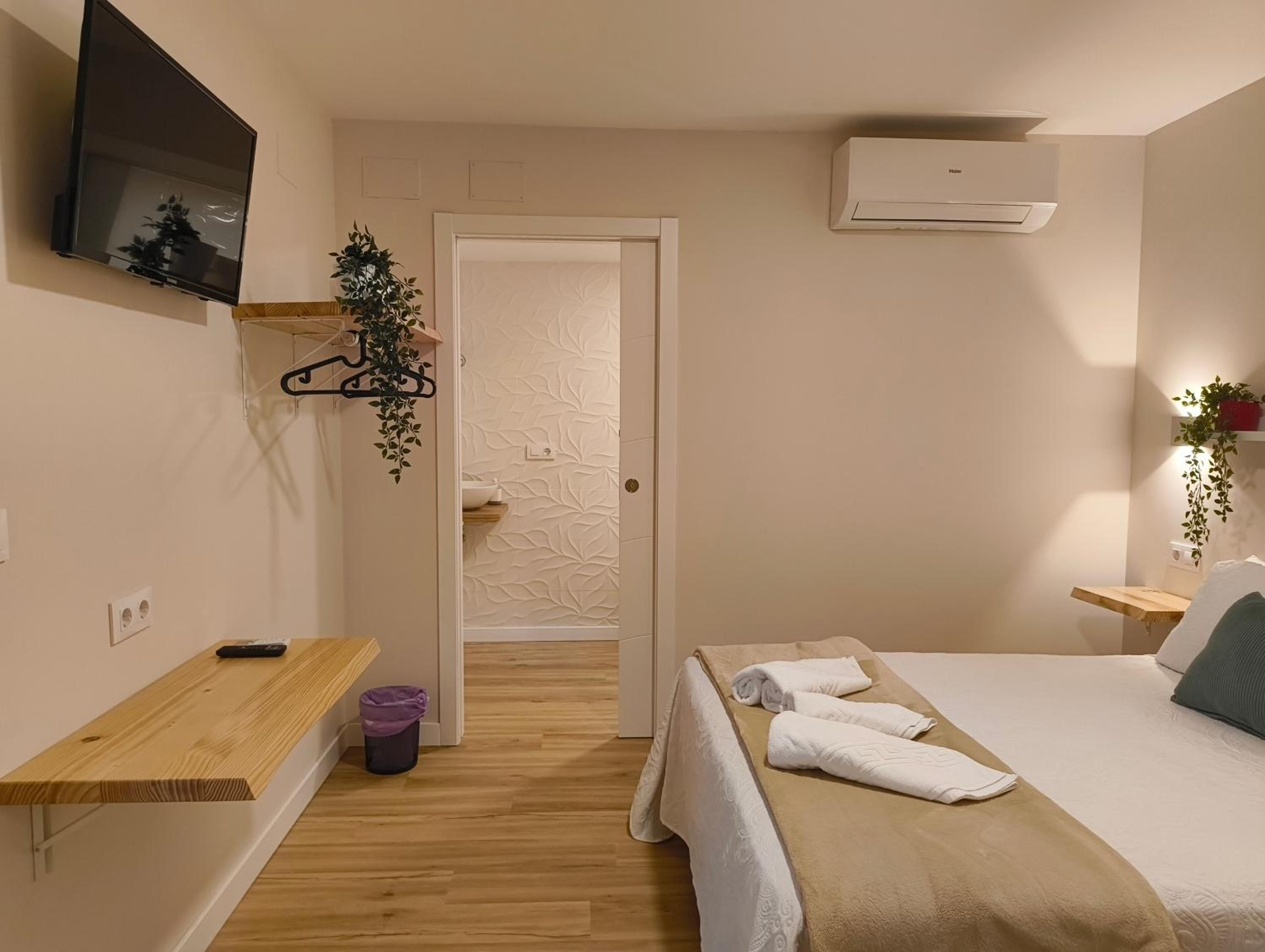 Triple Room With Private Bathroom photo 3