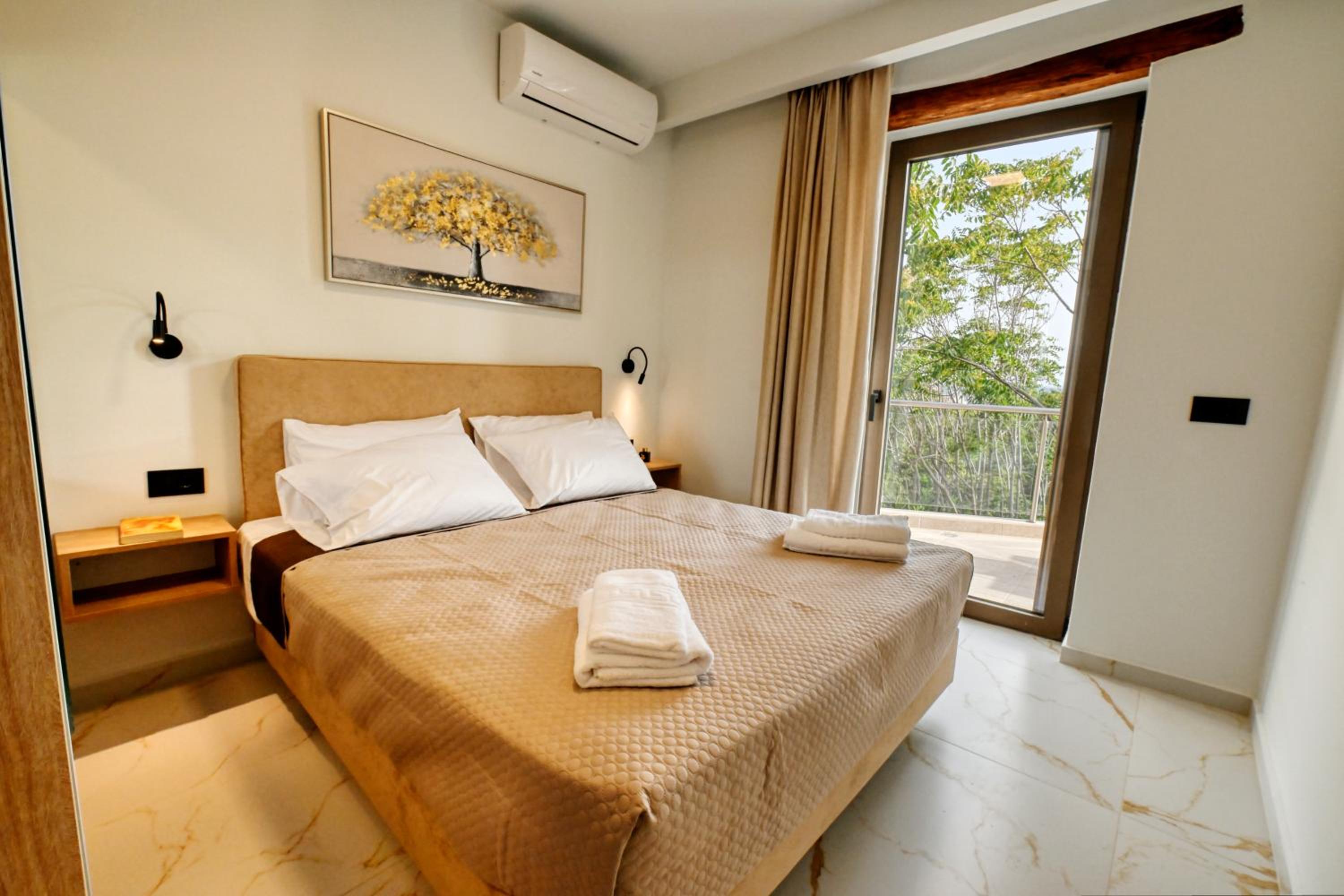 Two-Bedroom Apartment With Balcony And Sea View