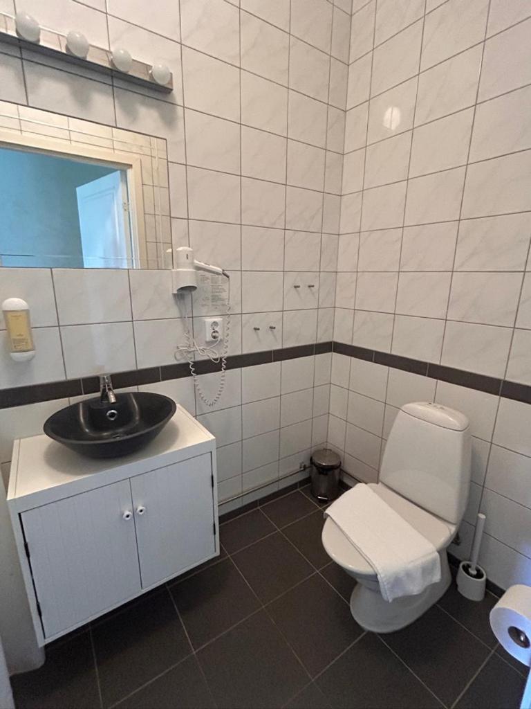 Double or Twin Room - Photo 16