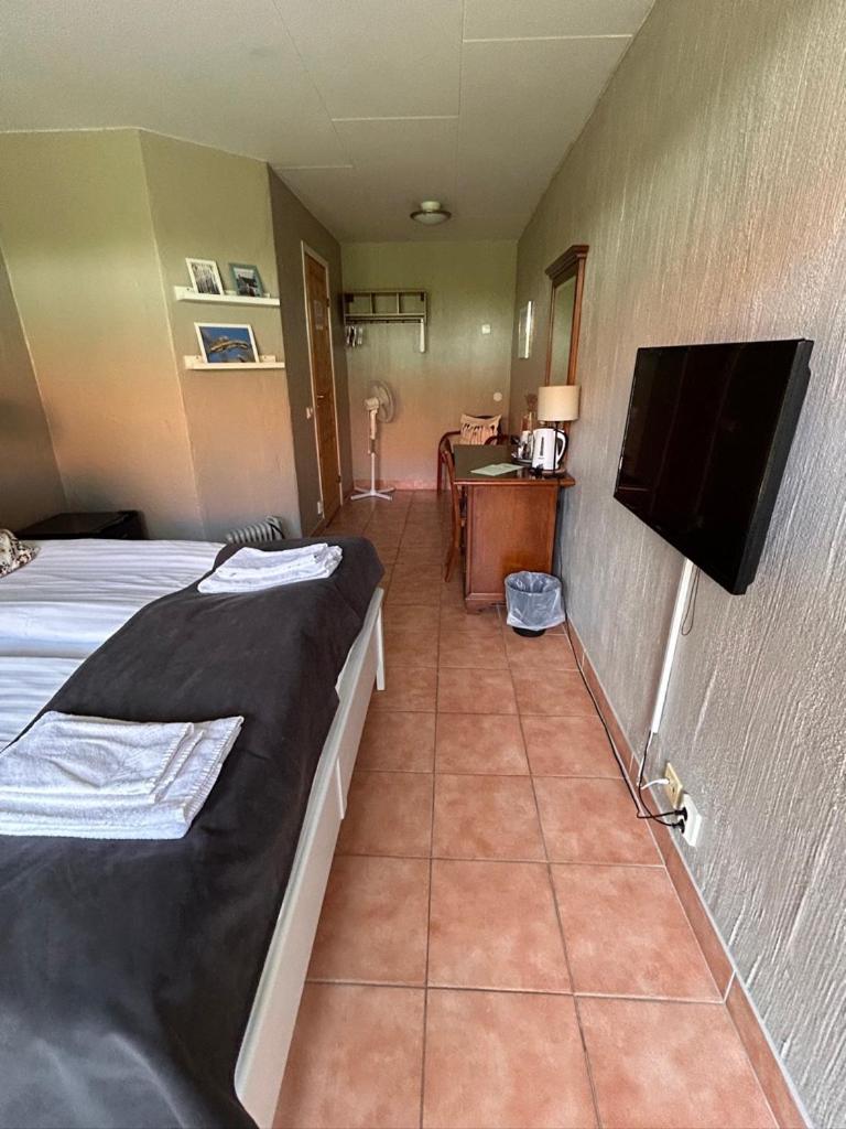 Double or Twin Room - Photo 29