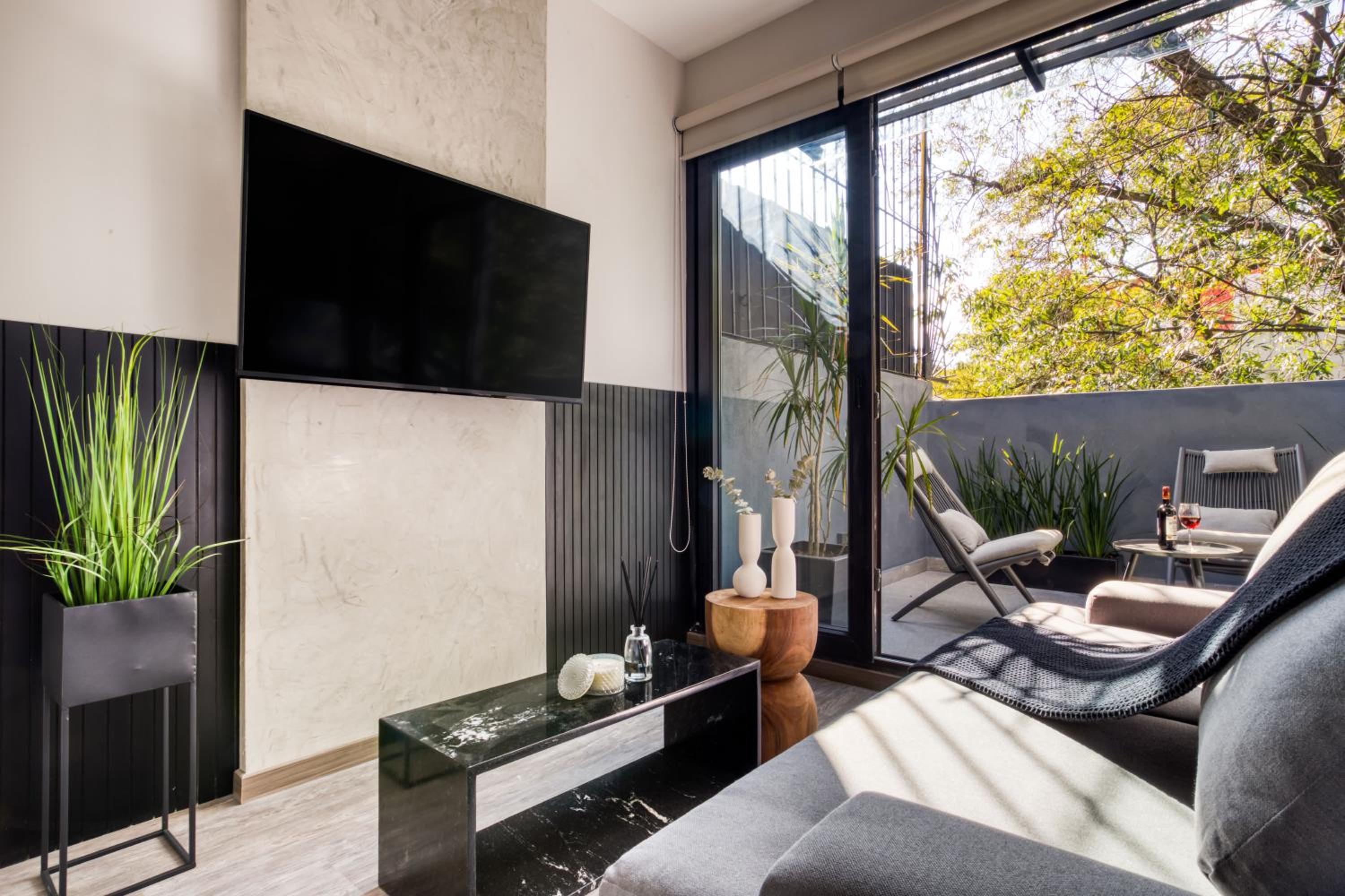 Jr.Penthouse with a Private Terrace