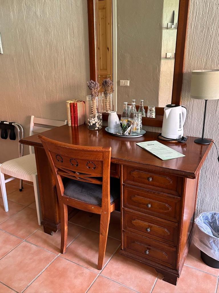 Double or Twin Room - Photo 38