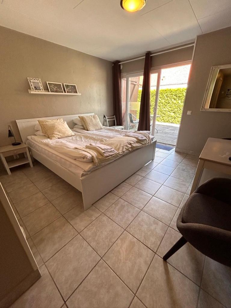 Double or Twin Room - Photo 5