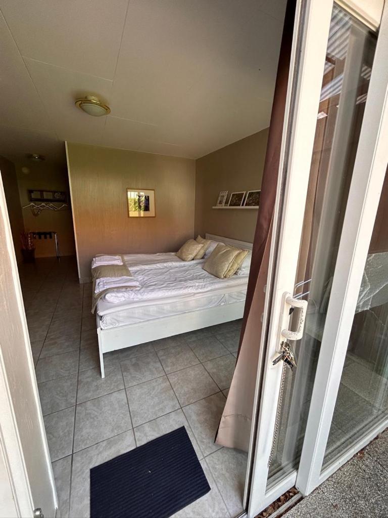 Double or Twin Room - Photo 6
