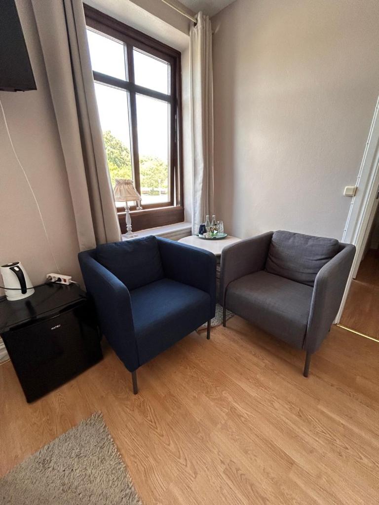 Double or Twin Room - Photo 8