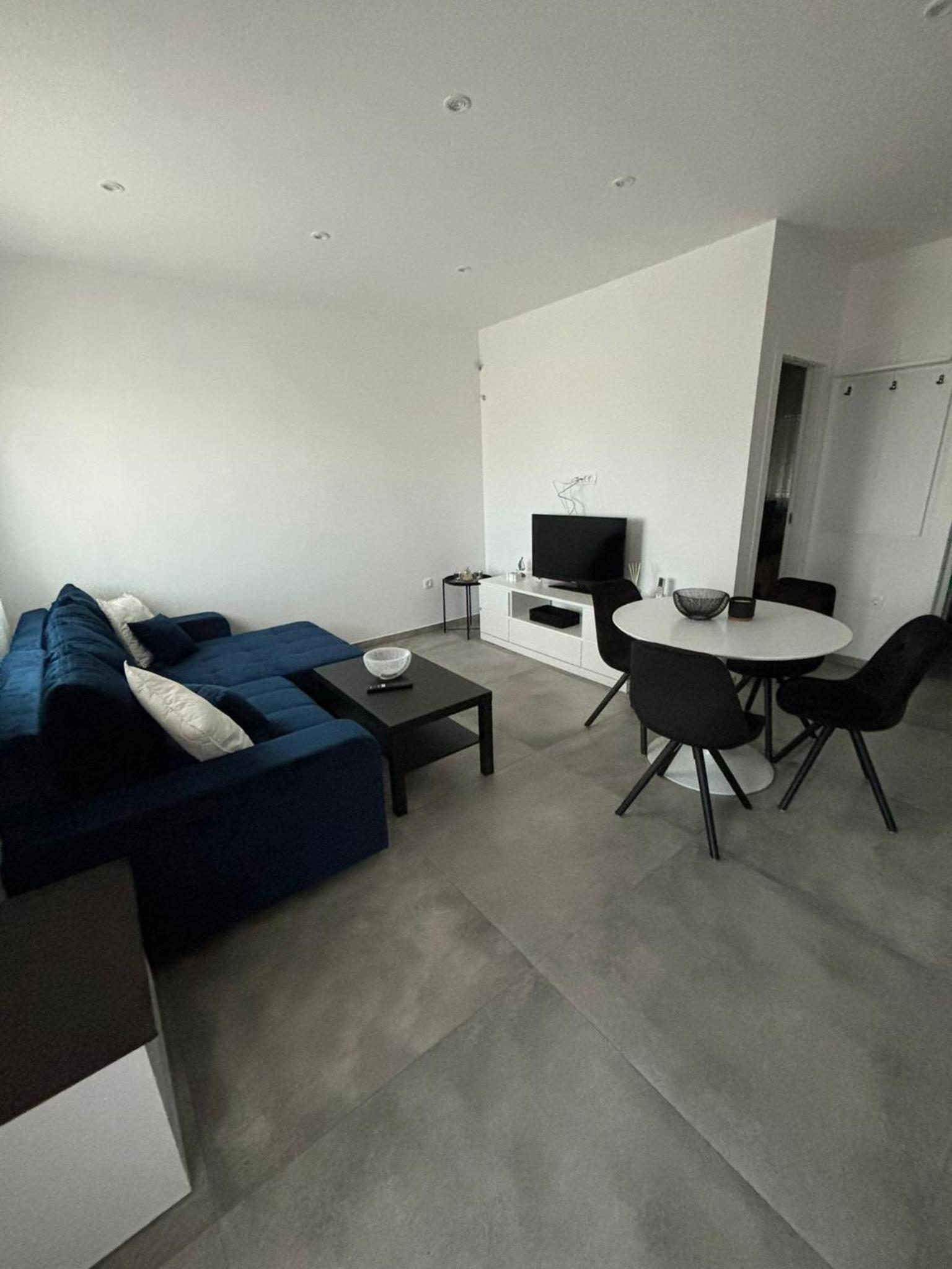 Apartment photo 1