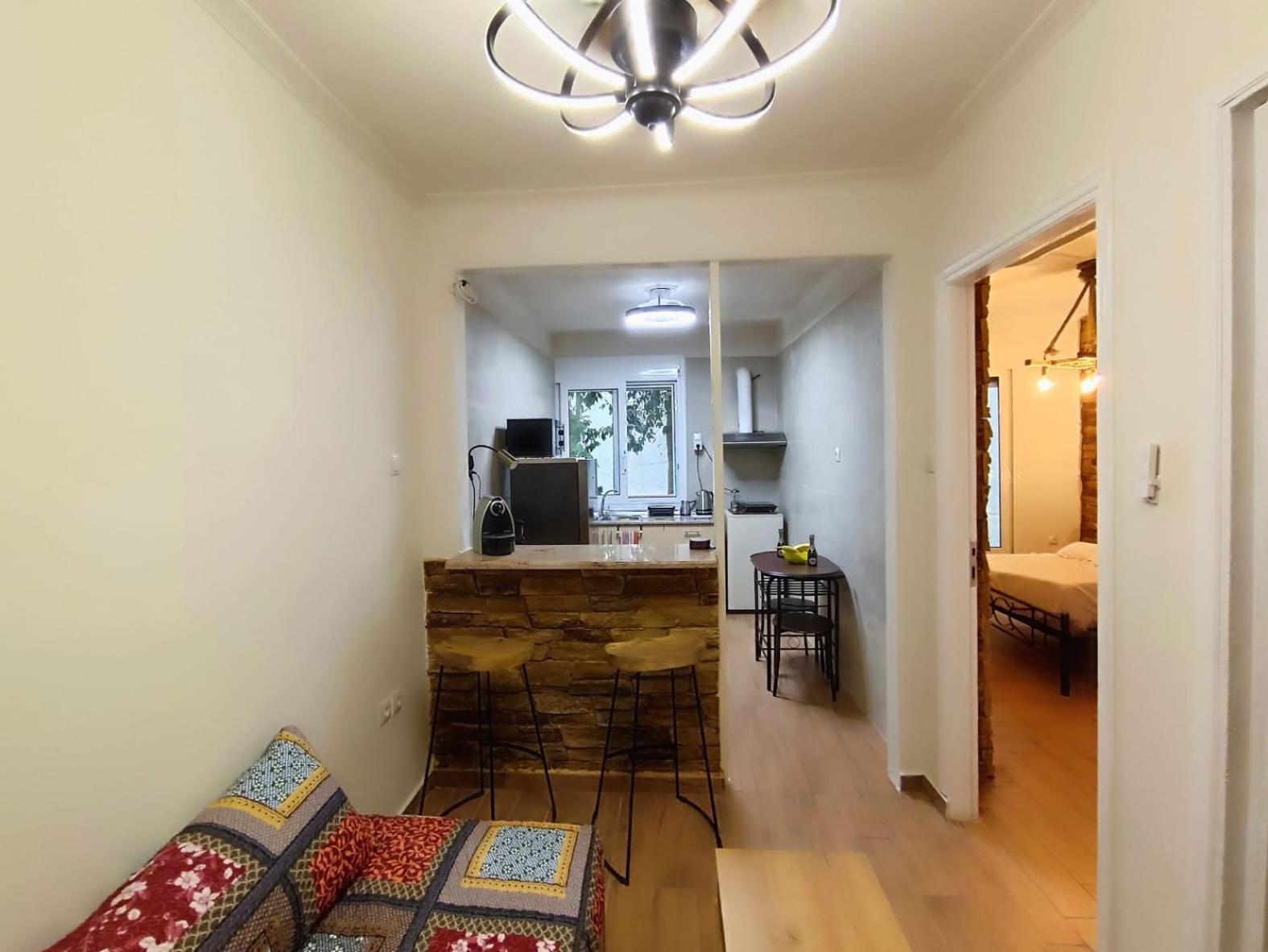 One-Bedroom Apartment photo 2
