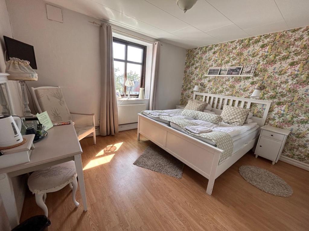 Double or Twin Room - Photo 18