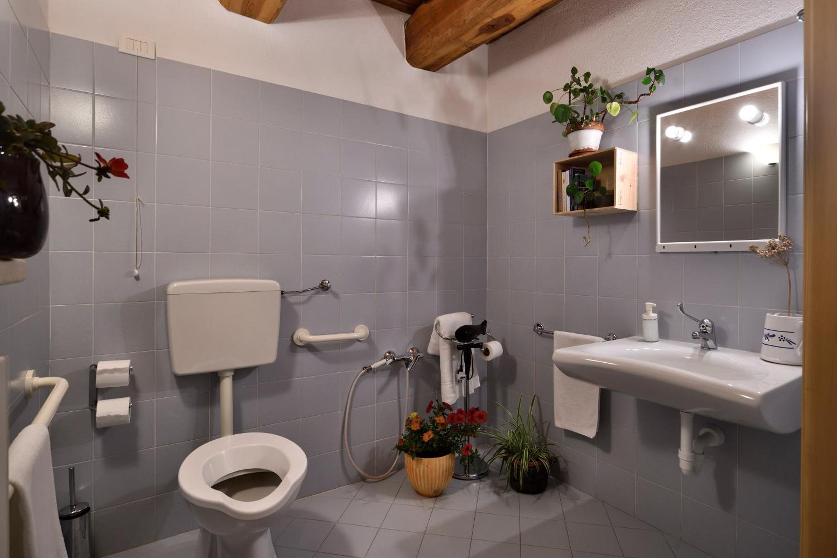 Economy Double or Twin Room photo 2