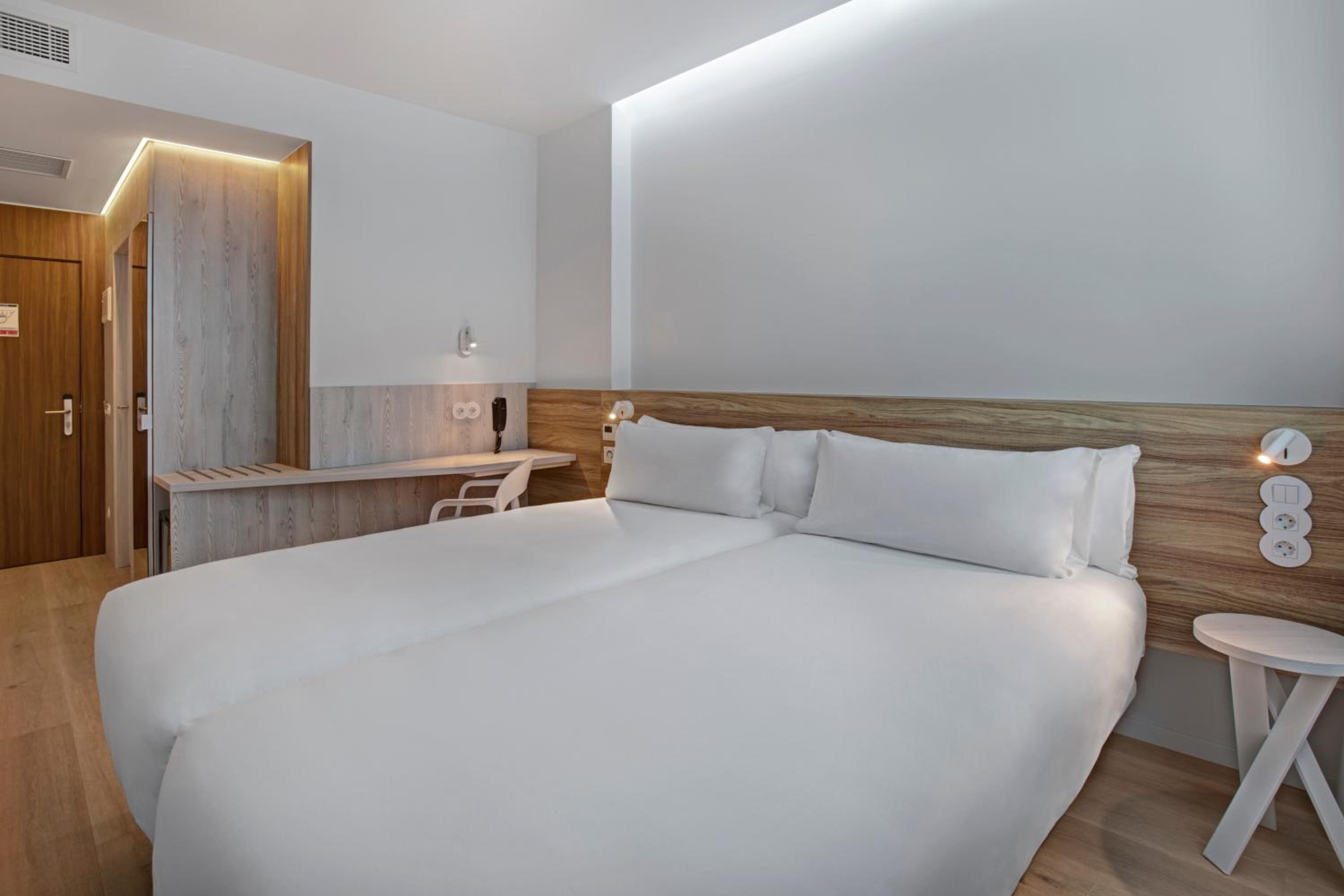 Double Room - Photo 4