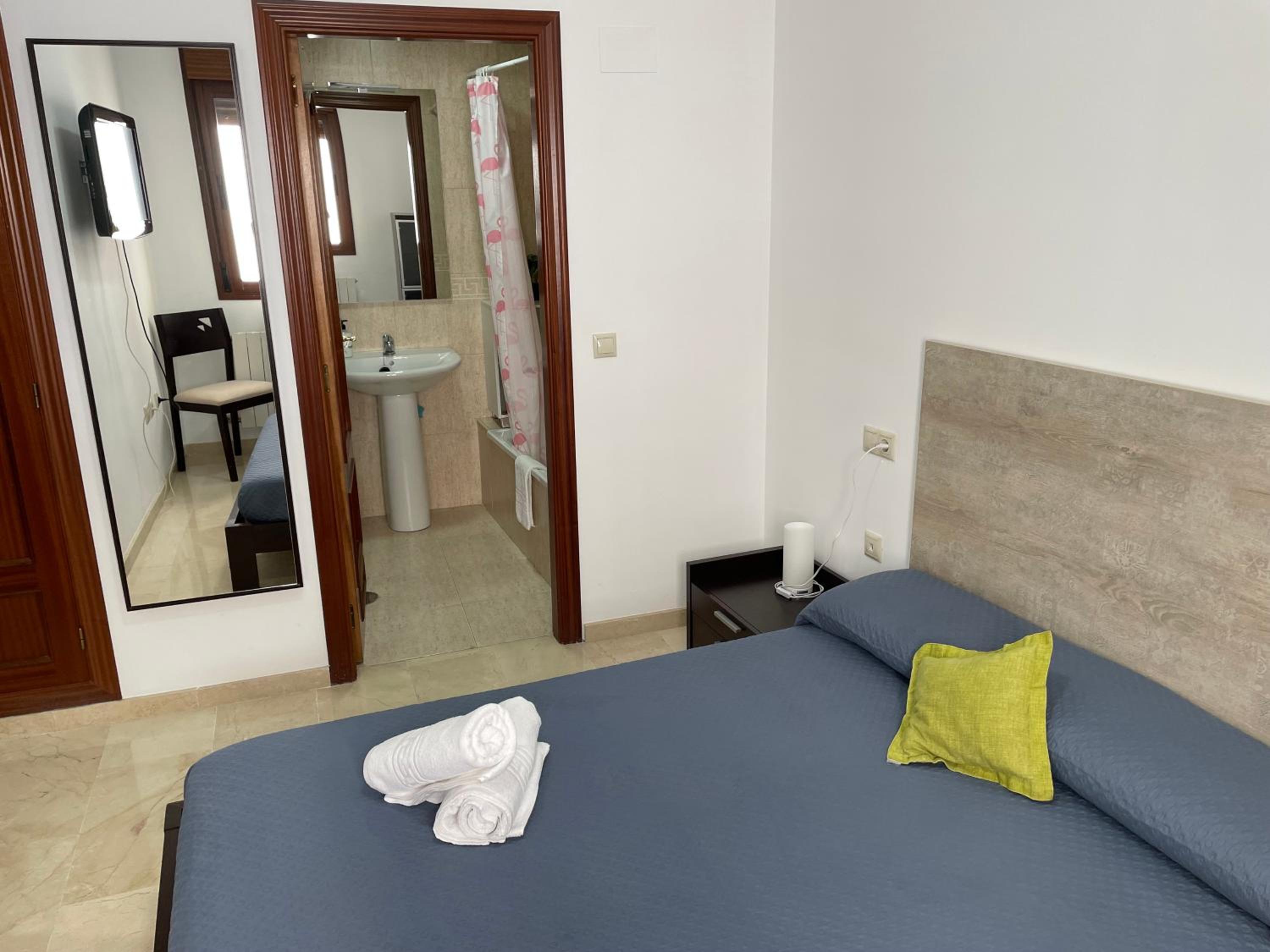 Double Room With Private Bathroom photo 2
