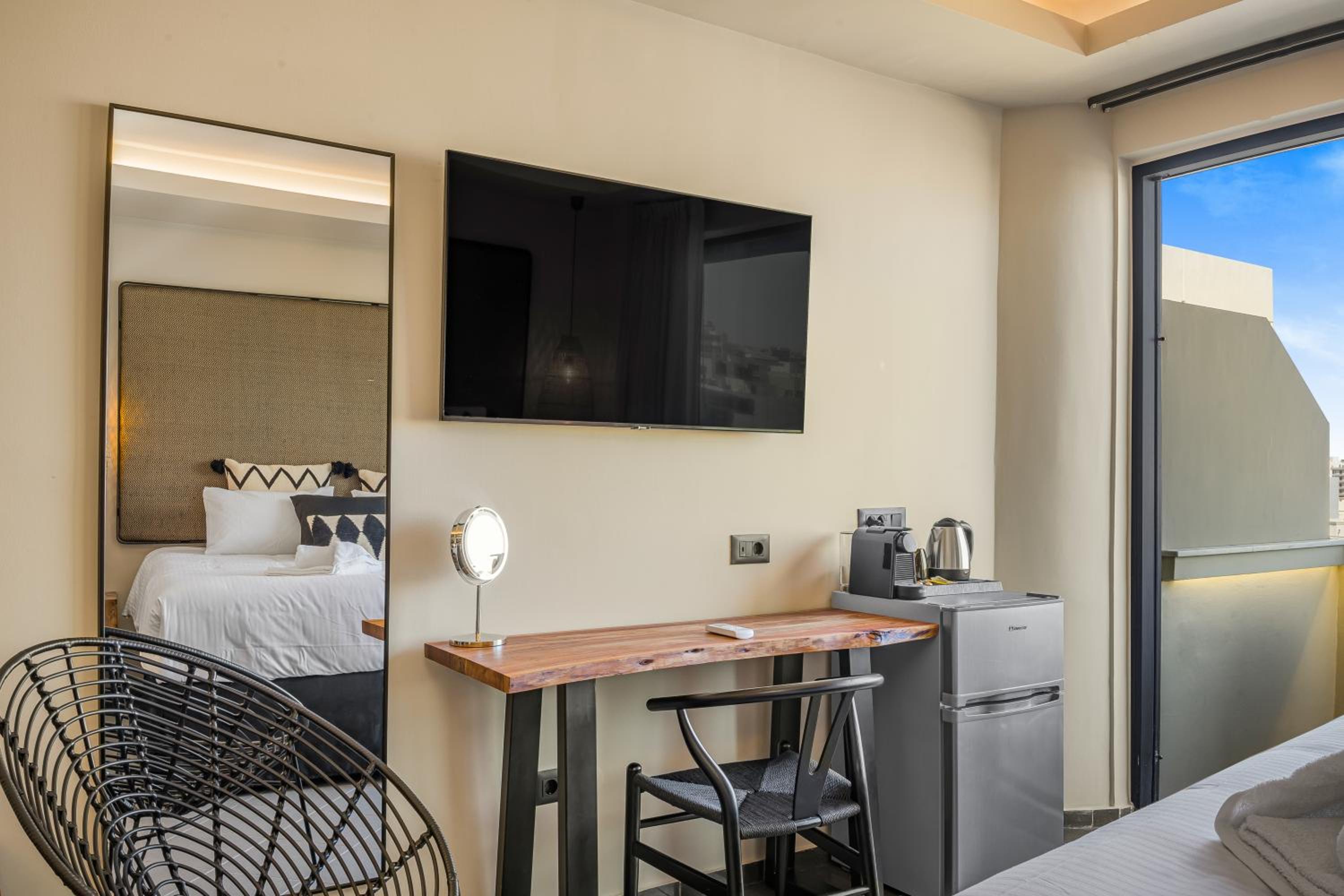 Suite with Hot Tub photo 3