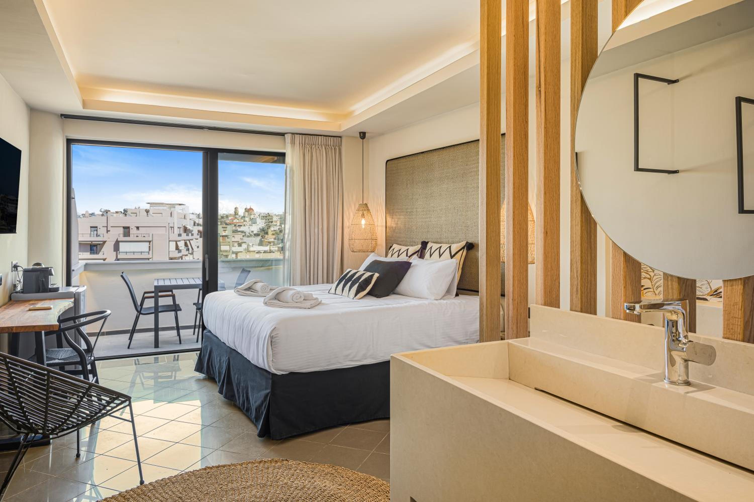 Suite with Hot Tub photo 1