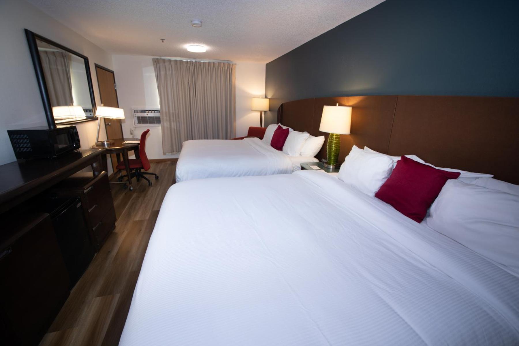 King Room with Two King Beds - Non-Smoking - Photo 2