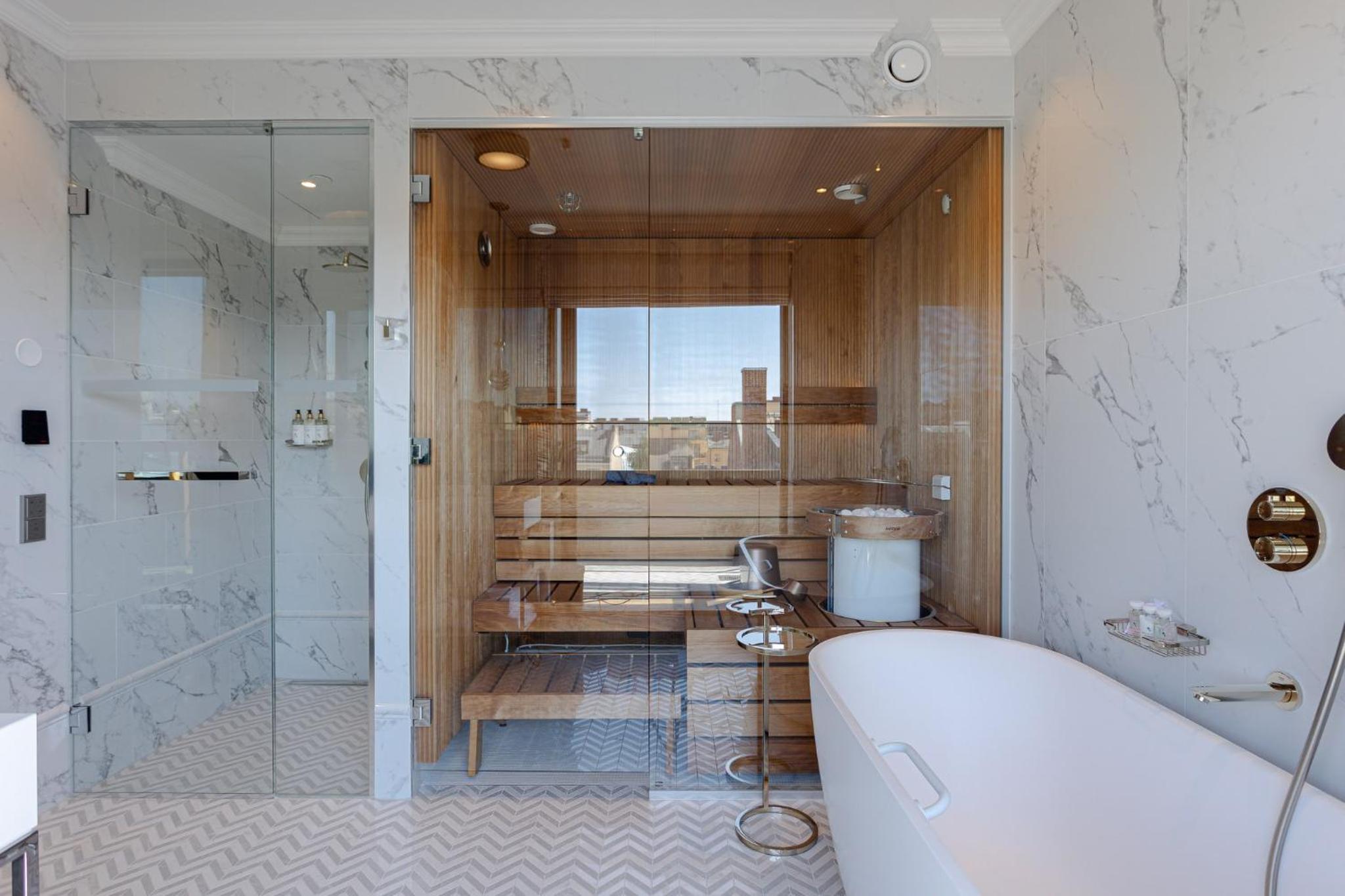 Junior King Suite with Terrace - Photo 2