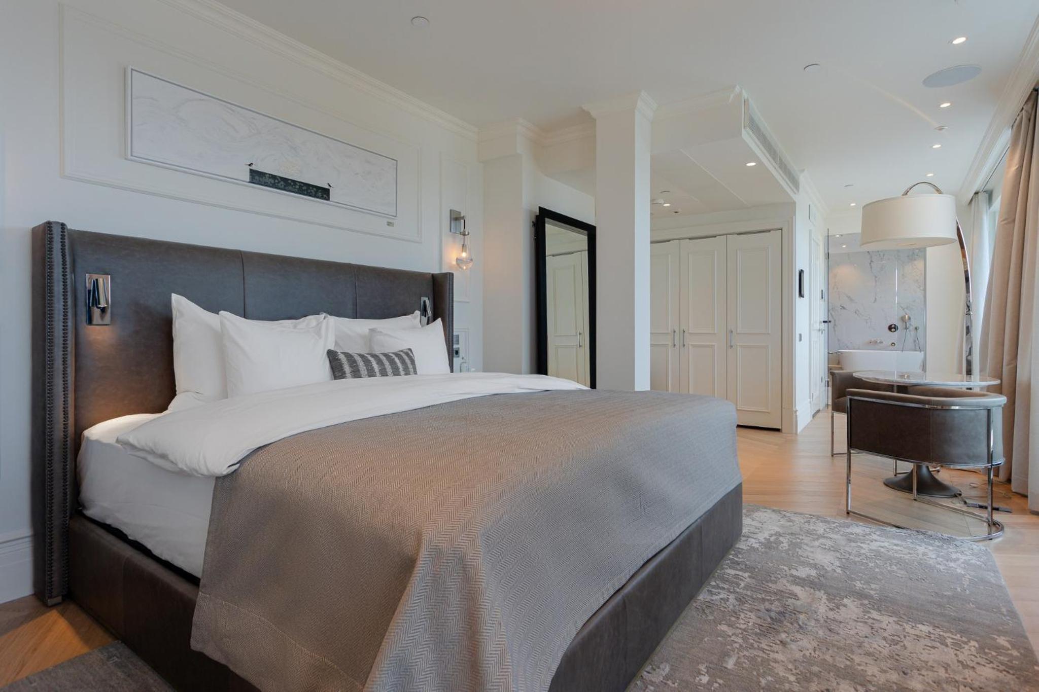 Junior King Suite with Terrace - Photo 3