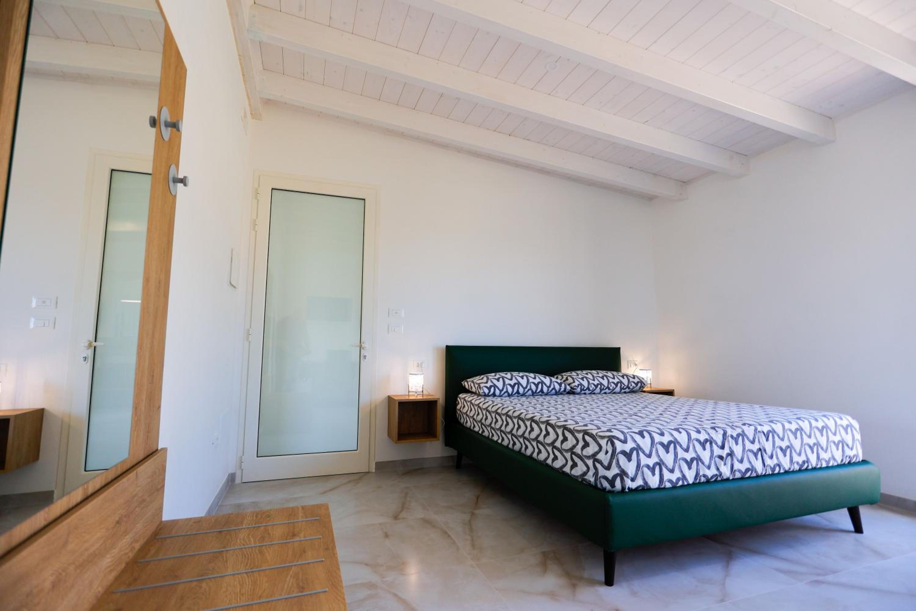 Double Room with Pool View - Photo 2